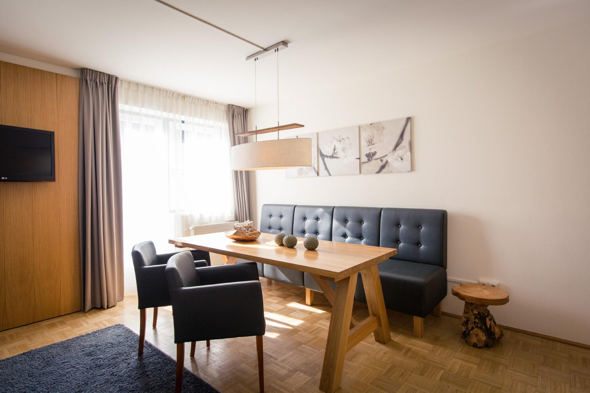 Welcome to the Edelweiss Apartment, your perfect alpine retreat nestled at 1,800 meters in a picturesque pine forest. This charming studio apartment offers 50 mÂ² of cozy and versatile living space, ideal for up to 4 guests. Enjoy your morning coffee or evening sunsets on your private balcony, which provides stunning views of the surrounding natural beauty. 

The Edelweiss Apartment's prime location offers a range of outdoor activities right at your doorstep. Experience world-class skiing, invigorating hikes, and scenic cycling trails in the stunning pine forest. A serene lake is just 1 km away, perfect for leisurely strolls or a refreshing dip. 

The Edelweiss Apartment features 1 to 2 bedrooms, where you can choose between a comfortable double bed or bunk beds, accommodating families or groups with ease. The modern bathroom is equipped with either a shower or bathtub, catering to your relaxation preferences. The open kitchen is a culinary delight, fully equipped with everything you need for a hassle-free stay. It includes a ceramic hob, microwave, dishwasher, fridge with freezer compartment, as well as essential appliances like a toaster, kettle, and coffee machine. A starter set with dishwasher tabs, dishwashing liquid, sponge, garbage bags, cleaning, and tea towels will be provided upon arrival to ensure a smooth start to your stay. Stay connected with free Wi-Fi and unwind with satellite TV after a day of exploring.  

 Additionally, you will enjoy the benefits of the Butler Card or Butler Programme, enhancing your stay with exclusive perks and personalized services.