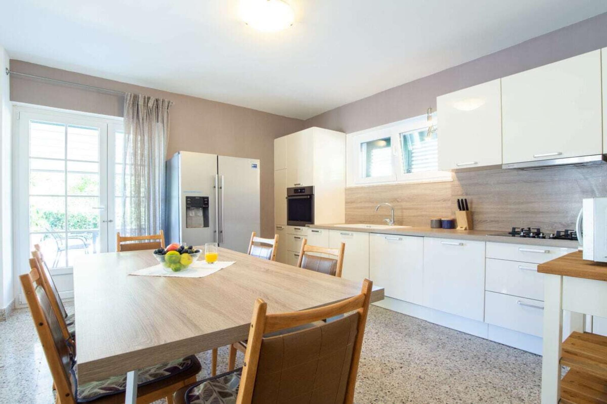 468555-Eetkamer