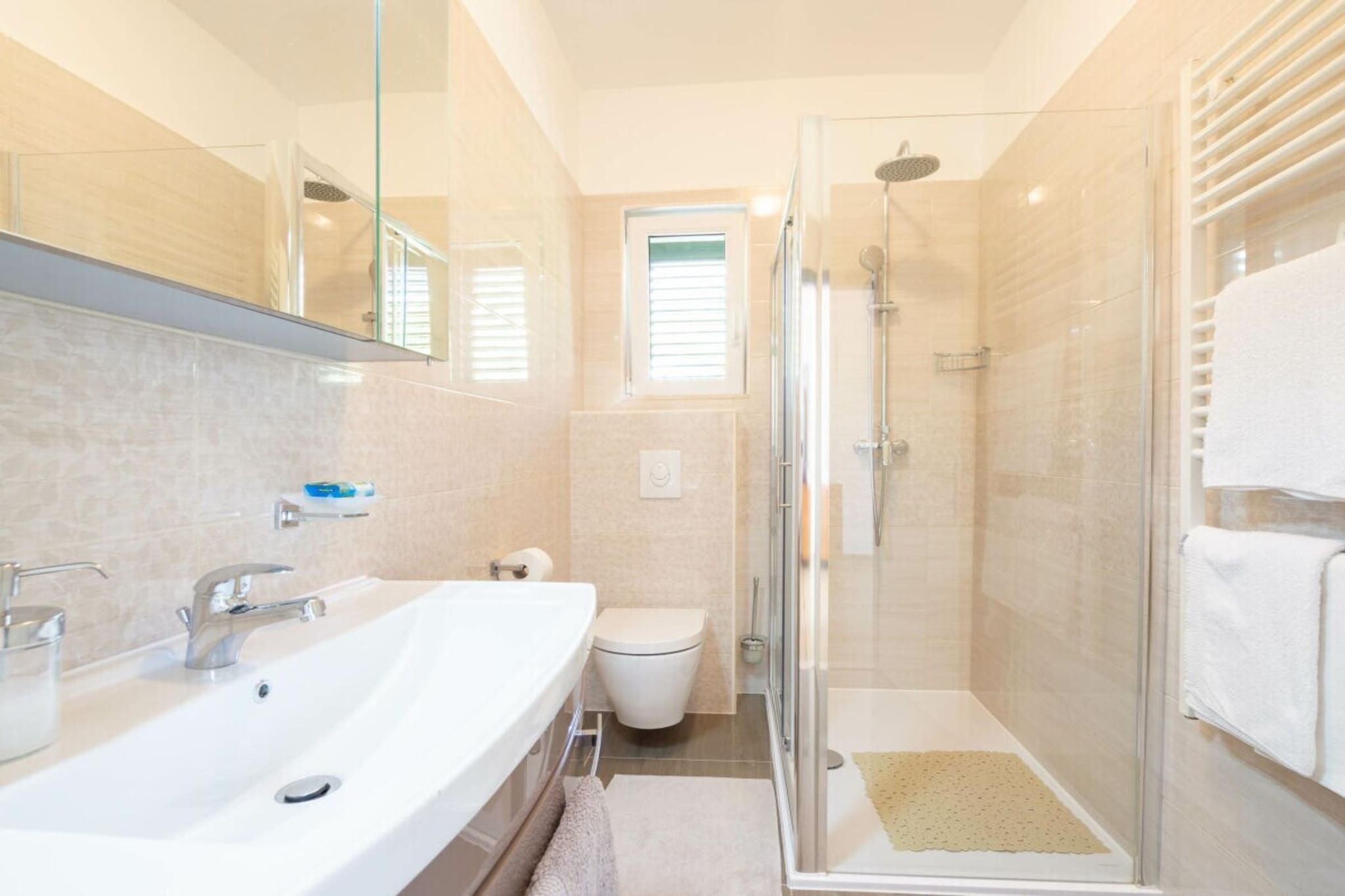 468555-Badkamer