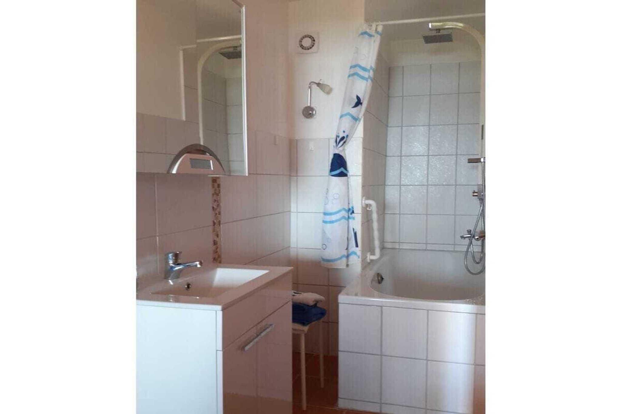 381250-Badkamer