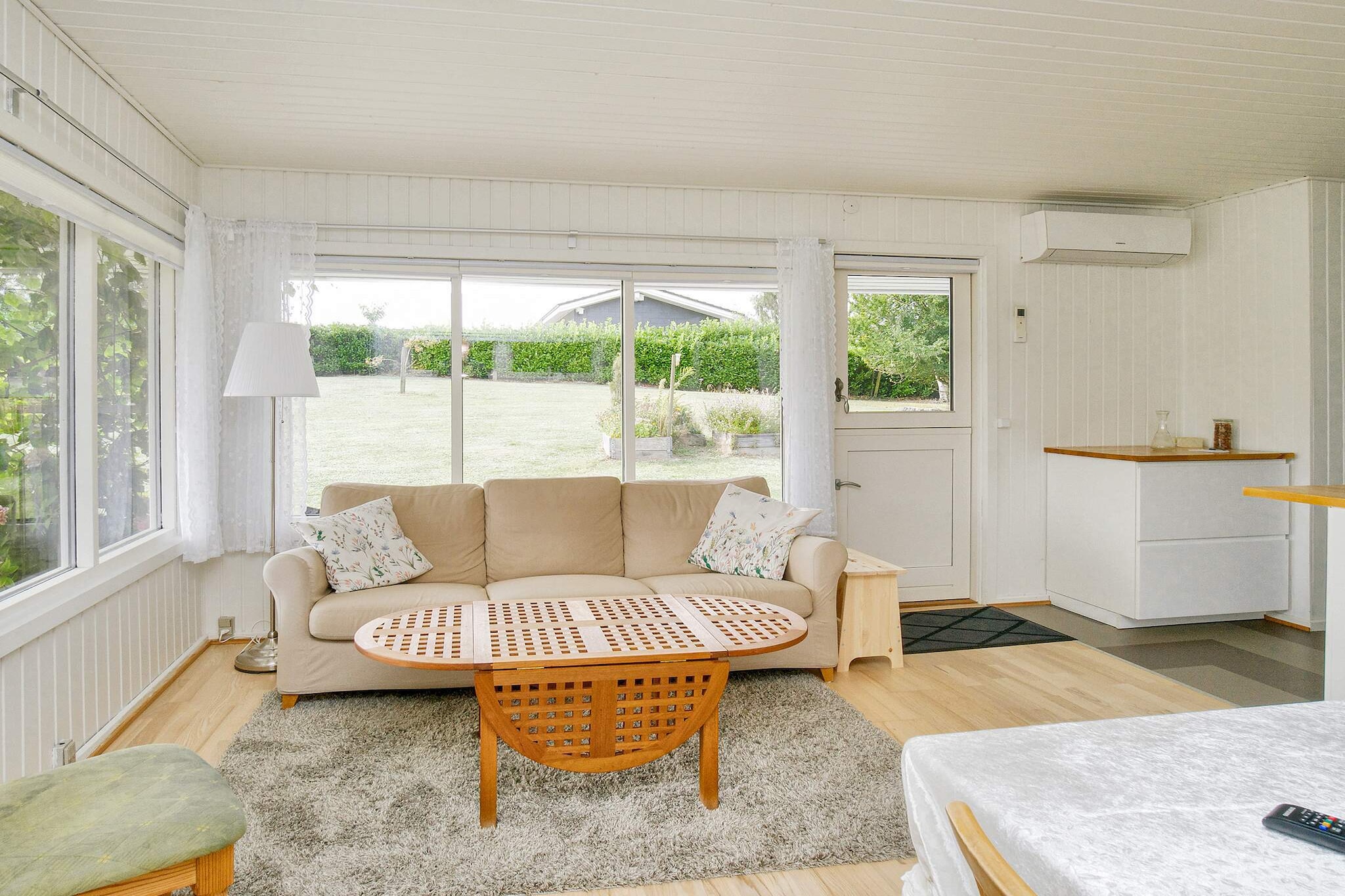 Charming Cottage by Beach