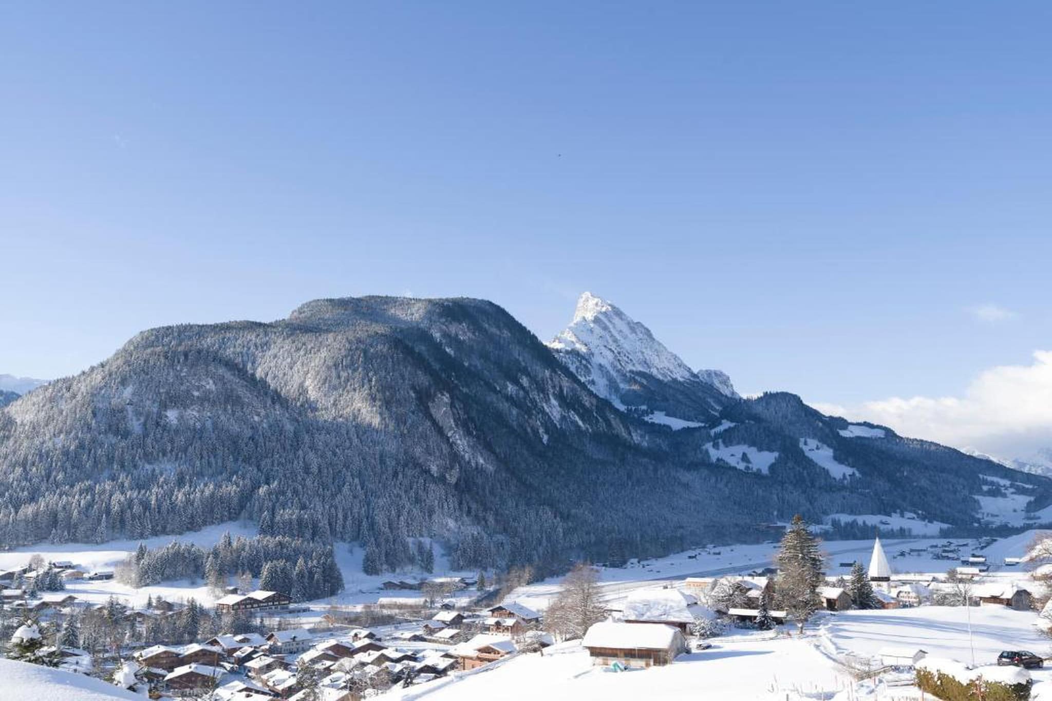 Cute Chalet with Breathtaking Views-Gebied winter 20km