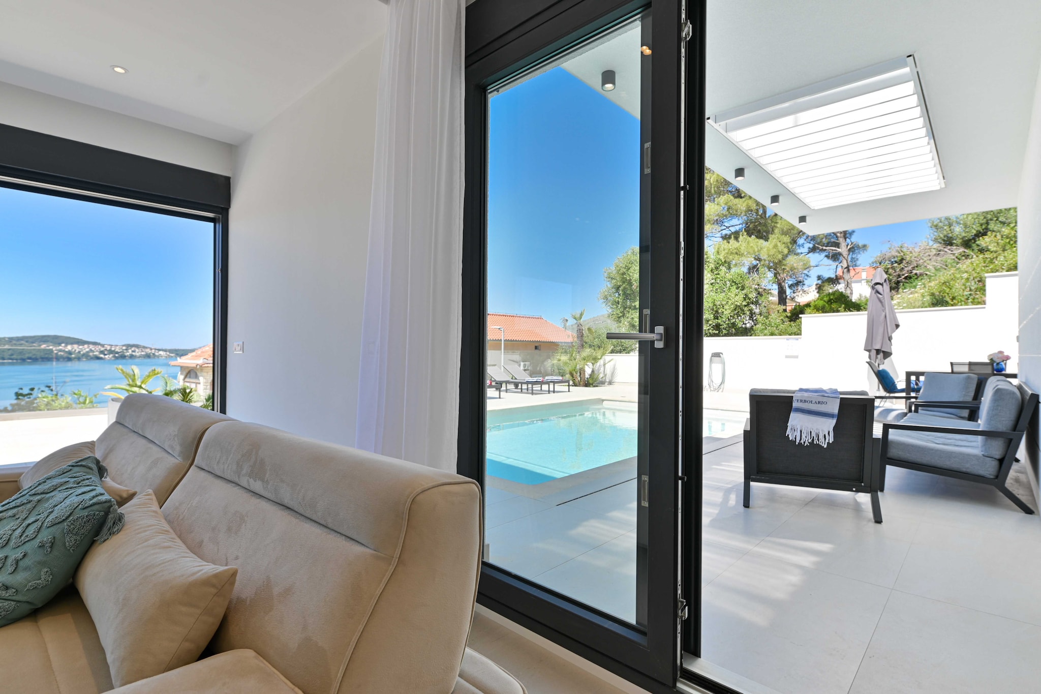Villa Oasis - Five Bedroom Villa with Private Pool-Salon