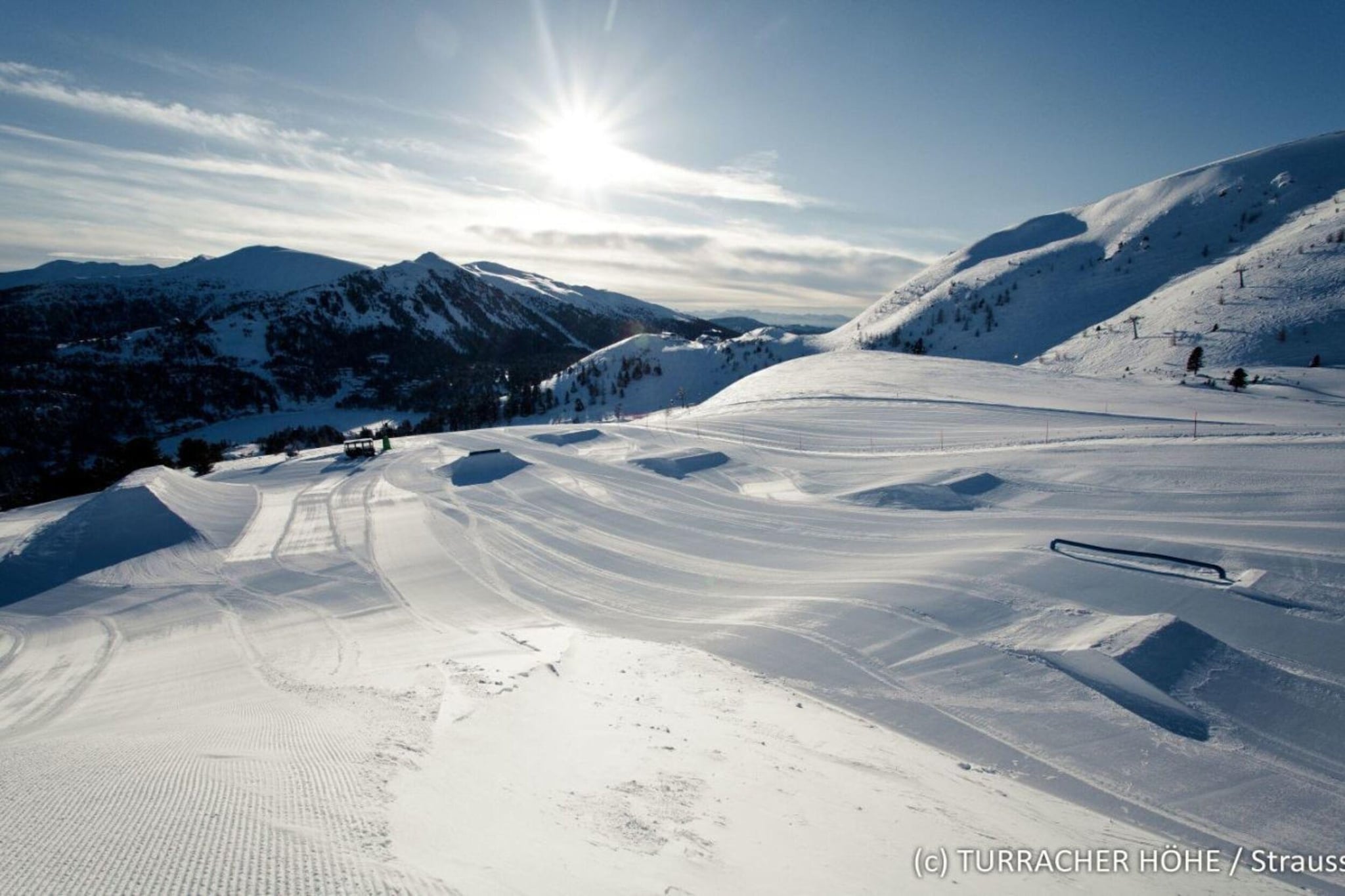 Lovely chalet with hot tub