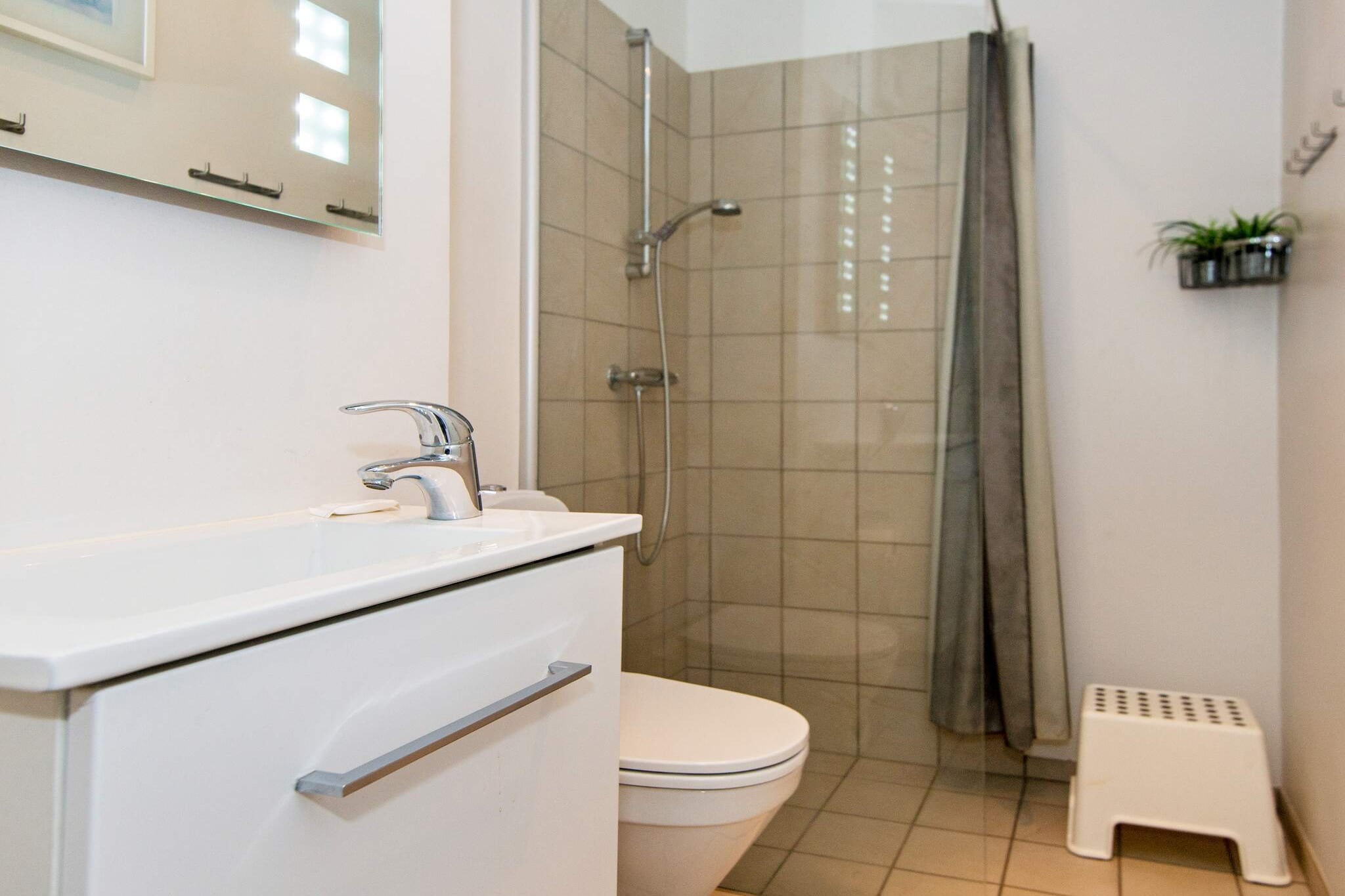 2 room,ground floor or 1.-Indoor
