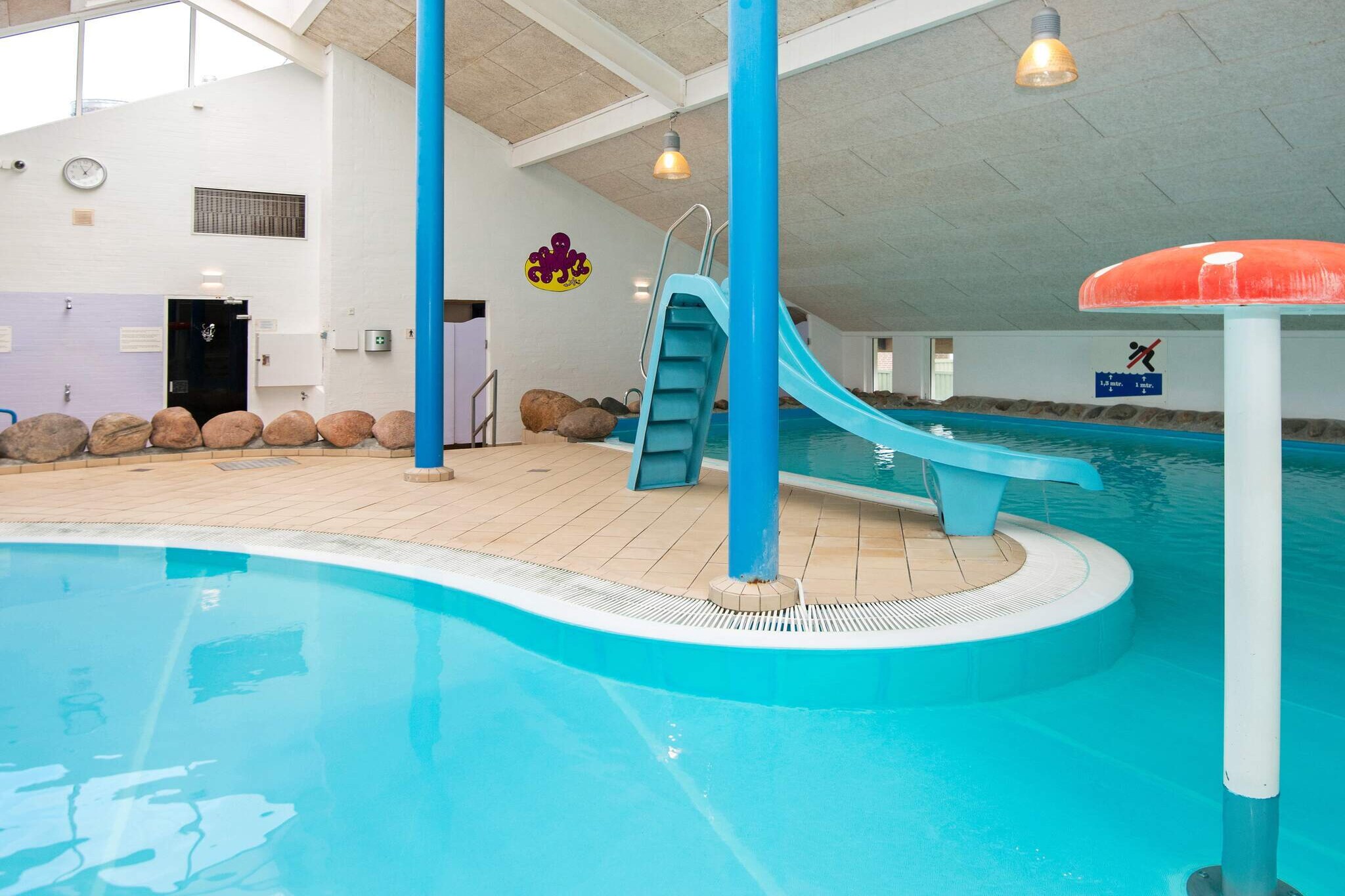 3 room,2 levels,dishwasher-Schwimmbad