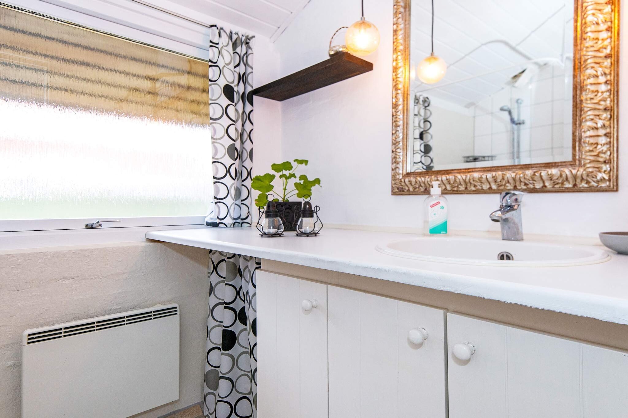 3 room,2 levels,dishwasher-Innen