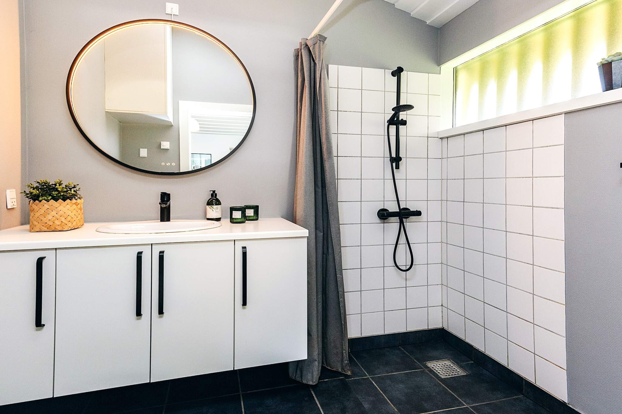 2 room,Premium - Intérieur
