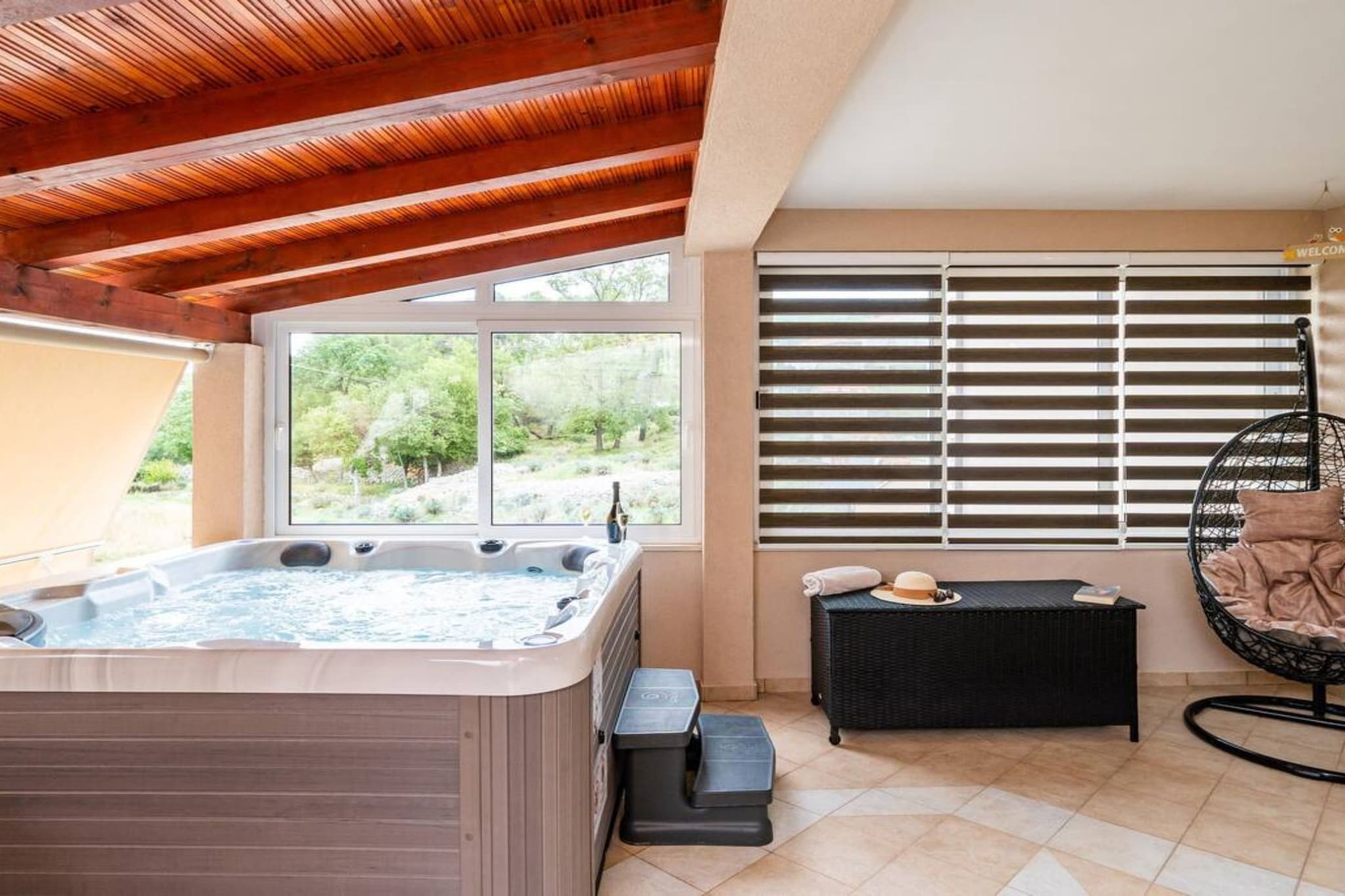 Apartment Nature View  - Three Bedroom Apartment with Jacuzzi-Schwimmbad