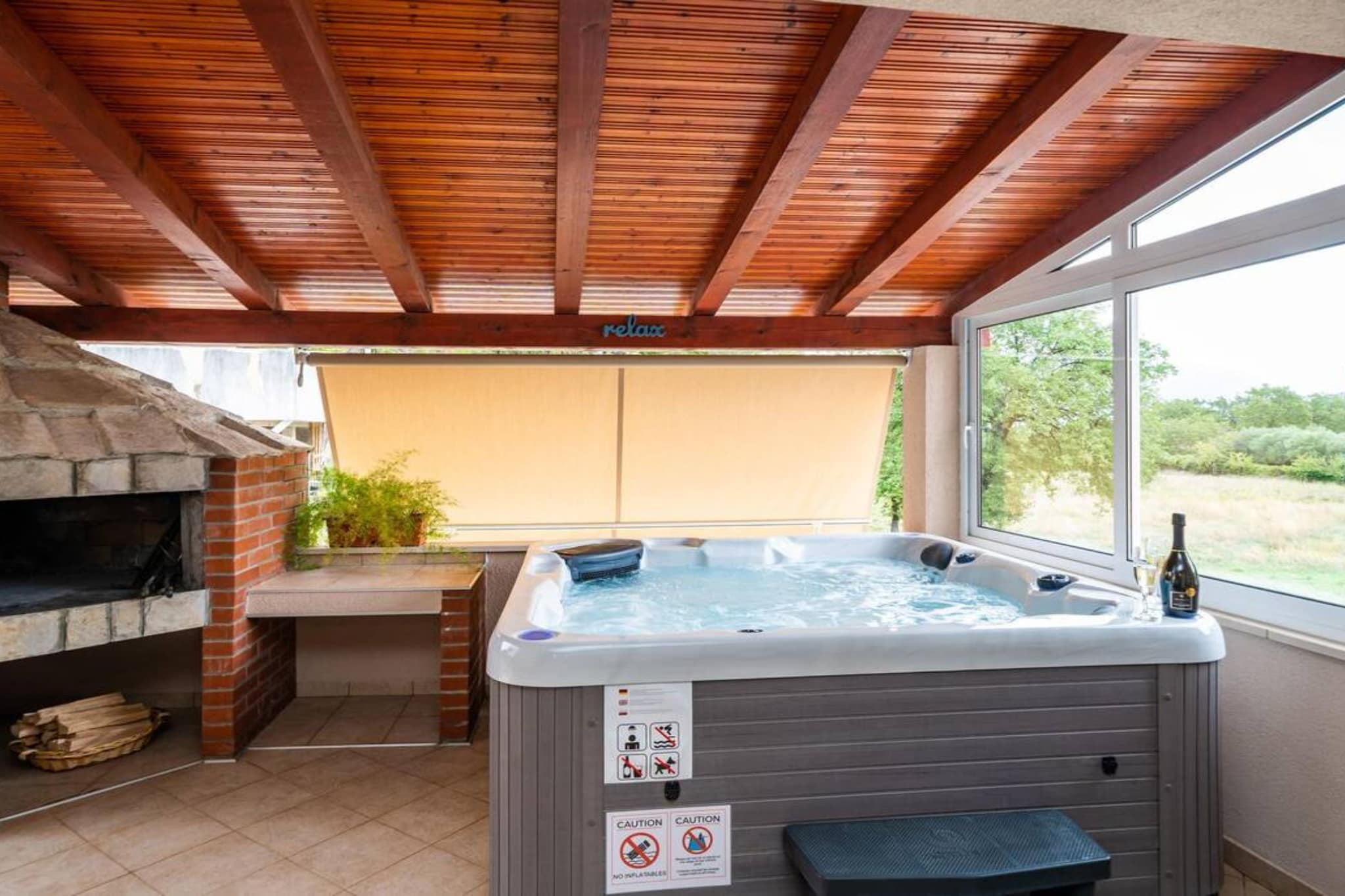 Apartment Nature View  - Three Bedroom Apartment with Jacuzzi-Schwimmbad