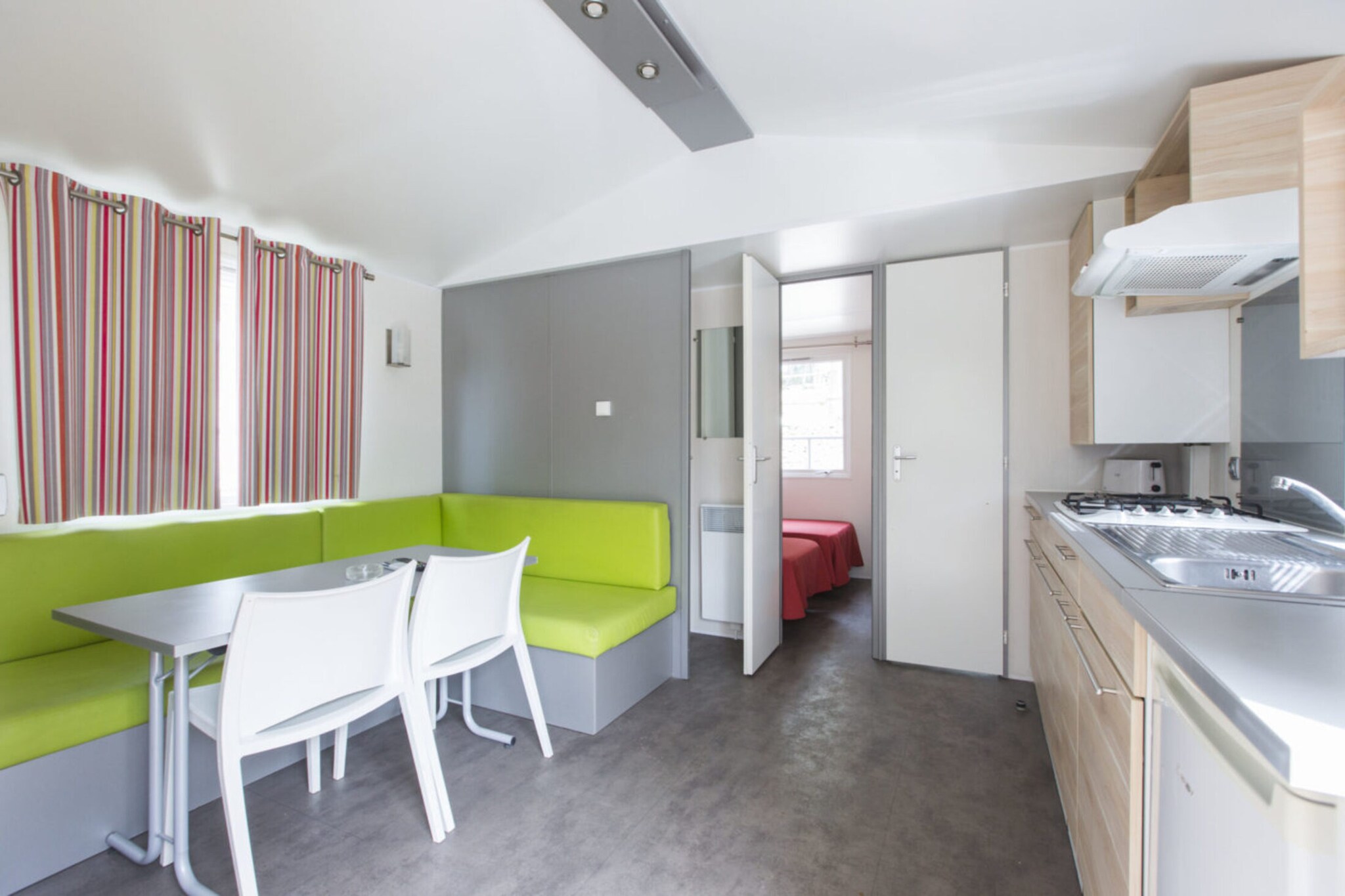 Bungalow with Terrace and Parking