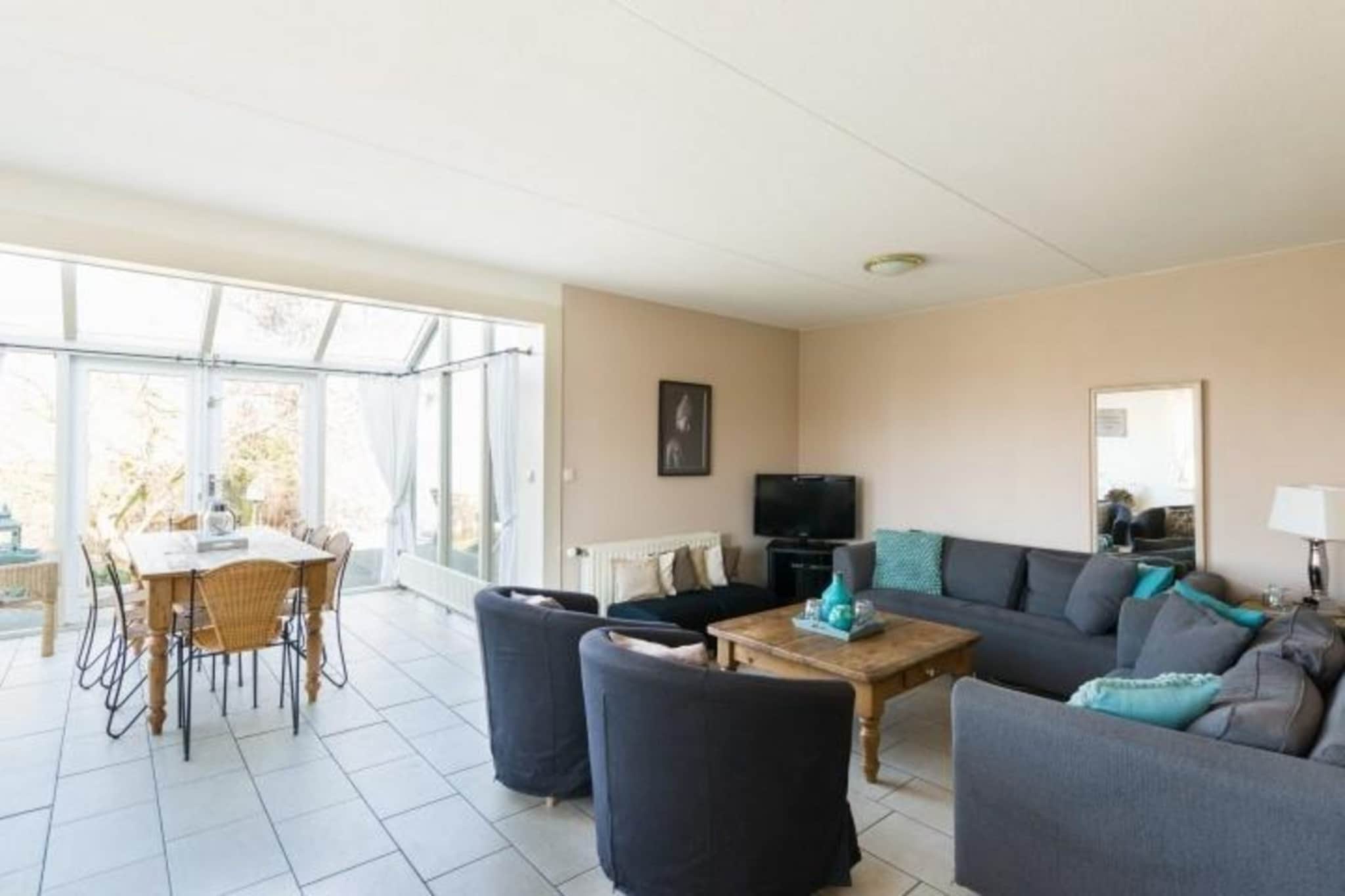 "This is a beautifully appointed detached bungalow, offering a spacious retreat for up to 8 guests. Set on a generous property with a large garden and several terraces, this home is located directly on the water, providing stunning views and a serene setting.
Inside, you'll find approximately 112 m² of living space designed for comfort and relaxation. The elegant living room is complemented by a bright conservatory, creating a perfect space for enjoying the views and natural light. The luxurious open kitchen is well-equipped for preparing meals, making it easy to entertain or enjoy family dinners.
The ground floor features a master bedroom with its own private shower and toilet, providing a comfortable and convenient retreat. Upstairs, there are three additional bedrooms, each with two beds. Note that the third bedroom is accessed via the second bedroom. A second bathroom on this floor includes a bathtub, ideal for unwinding after a day of exploration.
For your entertainment, Schelde+ 151 is equipped with three widescreen TVs and three DVD players, ensuring plenty of options for movie nights or downtime. With its spacious layout, modern amenities, and picturesque waterside location, this bungalow offers a perfect setting for a relaxing and enjoyable holiday."