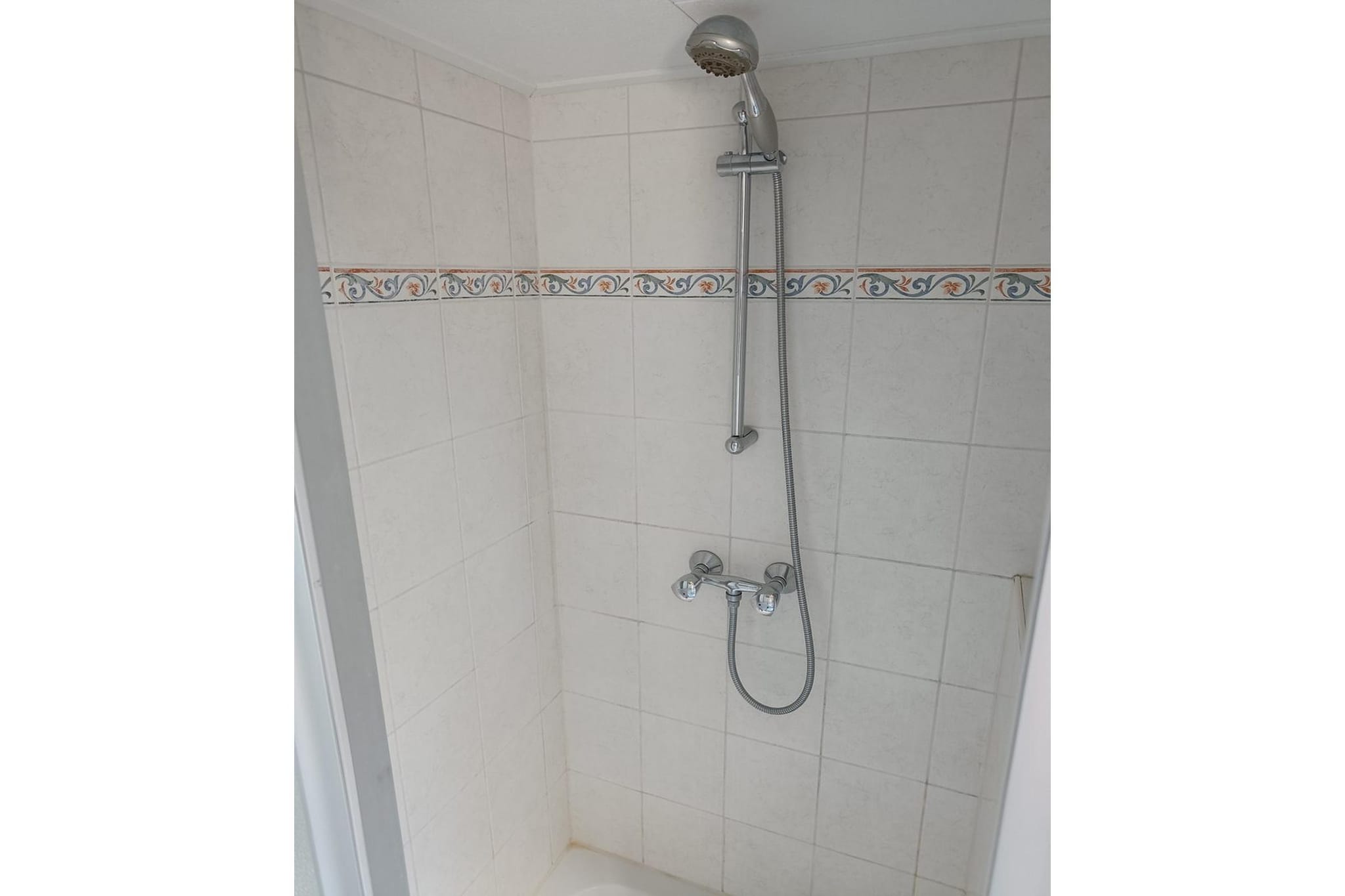 Schoneveld 39 Zeester Breskens - Badkamer