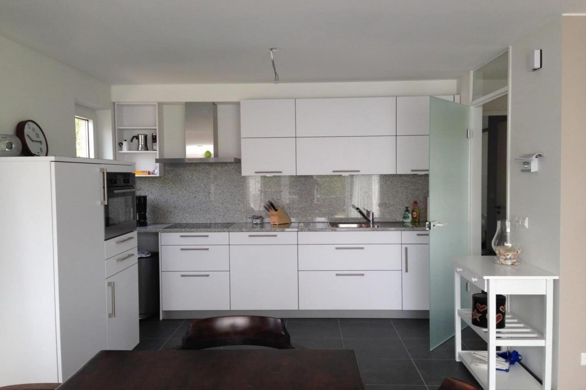 Bright, Modern Comfort Near the Coast
Enjoy a relaxed coastal escape in this beautifully renovated detached bungalow, set within the peaceful Scheldeveste holiday park. This light-filled retreat blends modern design with homely touches, featuring a sunlit conservatory, sleek open kitchen with granite counters and induction hob, and a serene living area for cozy evenings in. Step into a fully fenced garden with a canal-side jetty and a charming garden houseâ€”perfect for morning coffee or sunset drinks by the water.

Explore Breskens and Beyond
Located just a short walk from the wide sandy beaches of Breskens, this home offers easy access to the iconic lighthouse, marina, and ferry to Vlissingen for a picturesque day trip. The nearby Waterdunen nature reserve is a haven for birdwatchers, cyclists, and walkers alike. Guests with kids will love the local playgrounds, while pet-free and smoke-free interiors provide a fresh, allergy-friendly environment for complete relaxation.

Seaside Flavors and Local Gems
Treat your taste buds to local seafood at Spetters or enjoy casual beachfront bites at Loods Tien. For something sweet and simple, De Afslag offers cozy Dutch favorites just a bike ride away. Whether you're after fine dining or family-friendly fare, the surrounding area promises memorable meals with coastal charmâ€”many just minutes from your door.