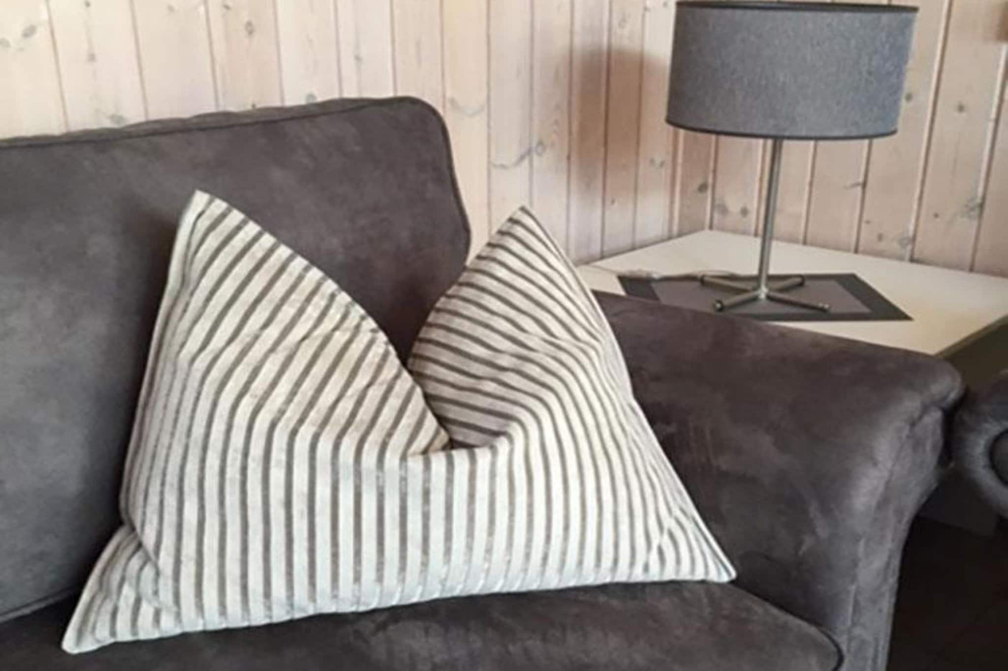 FH Wildgans Comfort mit Sauna & Kaminofen 81 qm 156-Woonkamer
