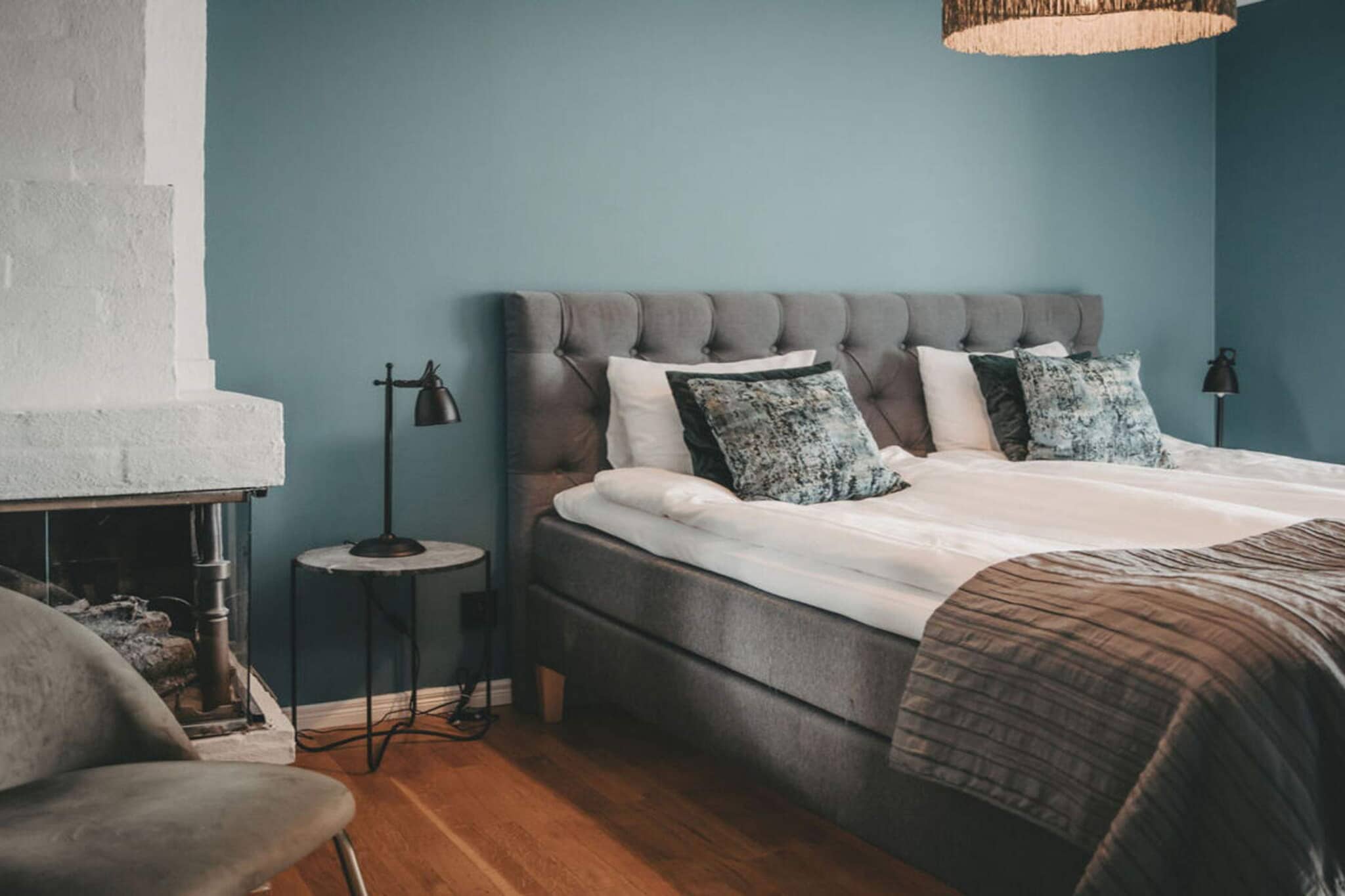 4 star hotel room with free breakfast