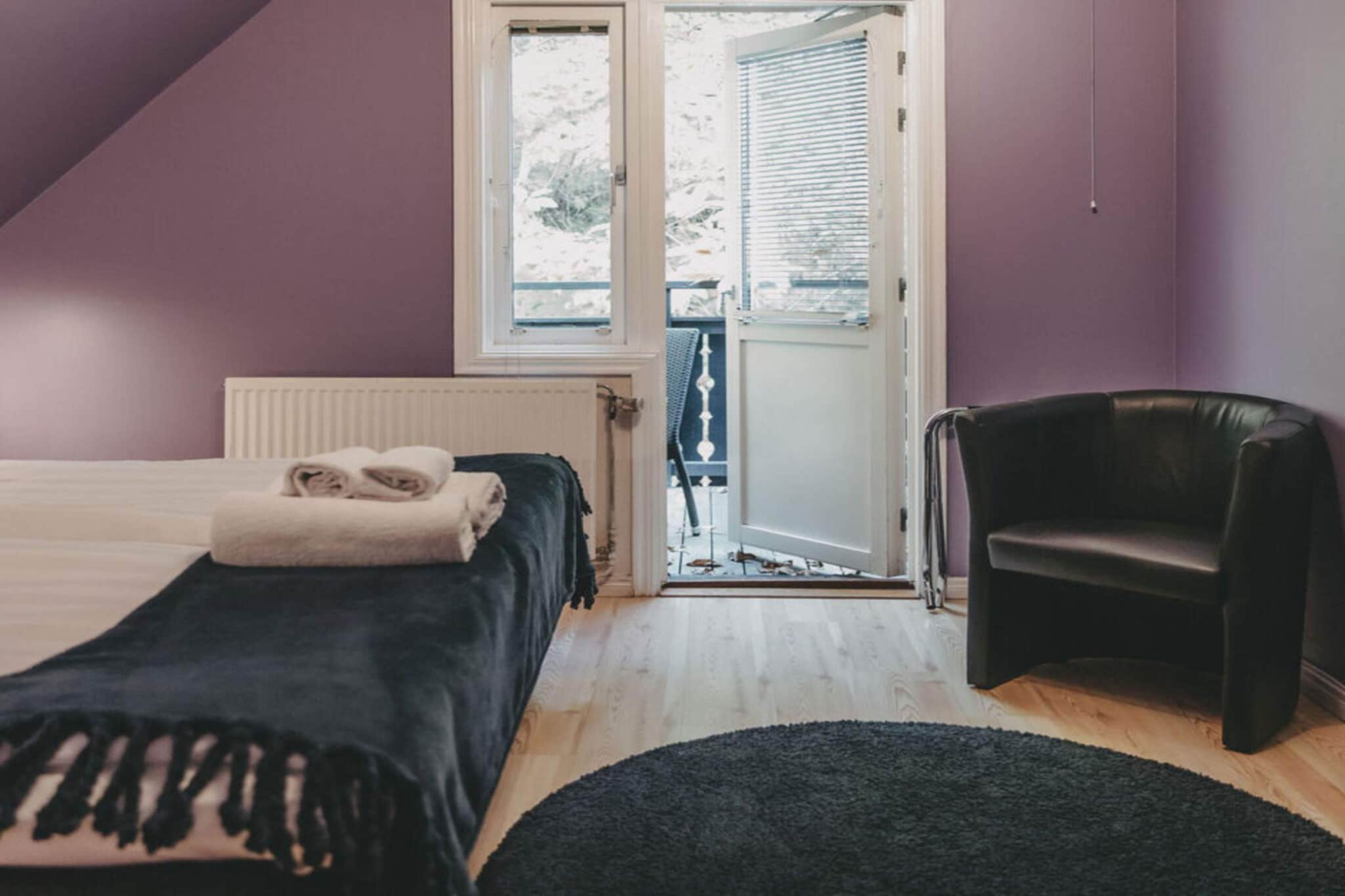 Snug hotel room with free breakfast - Indoor