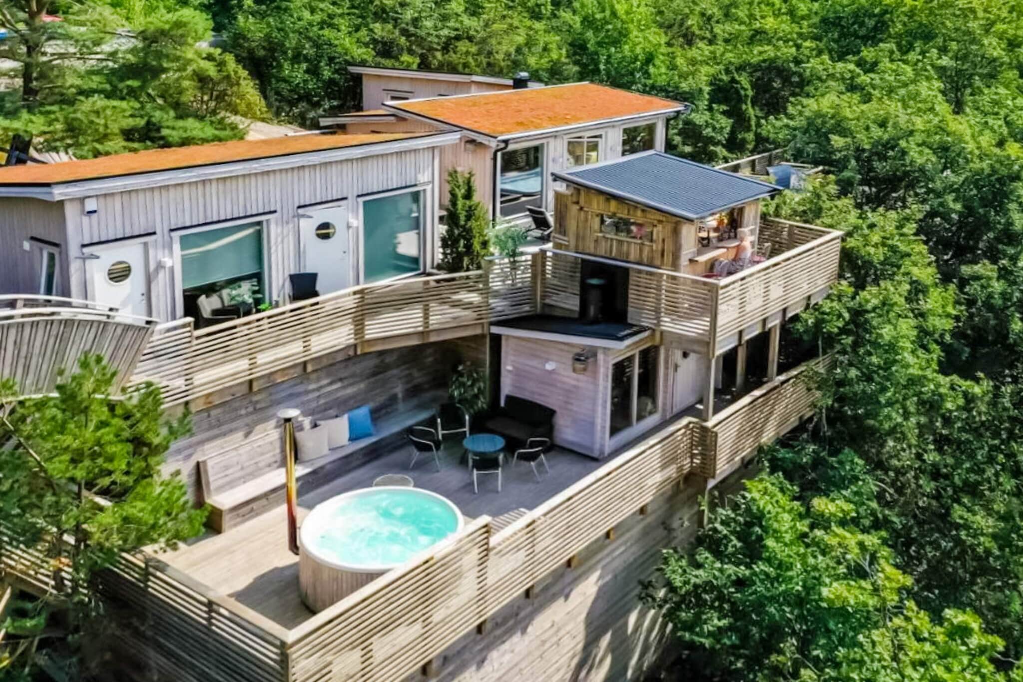 This stylish double room offers a great escape with a double bed and a trendy bathroom inspired by the treetops. Each room features Treetop's signature colors, complemented by comfortable armchairs and elegant details. Enjoy modern conveniences, including a smart TV and internet access. Your stay includes a delicious breakfast, served Monday to Friday from 07:00 to 10:00, and on weekends from 08:00 to 10:00. For relaxation, you can book a soothing experience in our Harmony Relaxation Centre from Monday to Saturday. Our fantastic spa opens on weekends, providing the perfect retreat. Booking and payment for the Relaxation Centre and spa services are easily managed on-site at the hotel, ensuring a seamless and enjoyable stay.