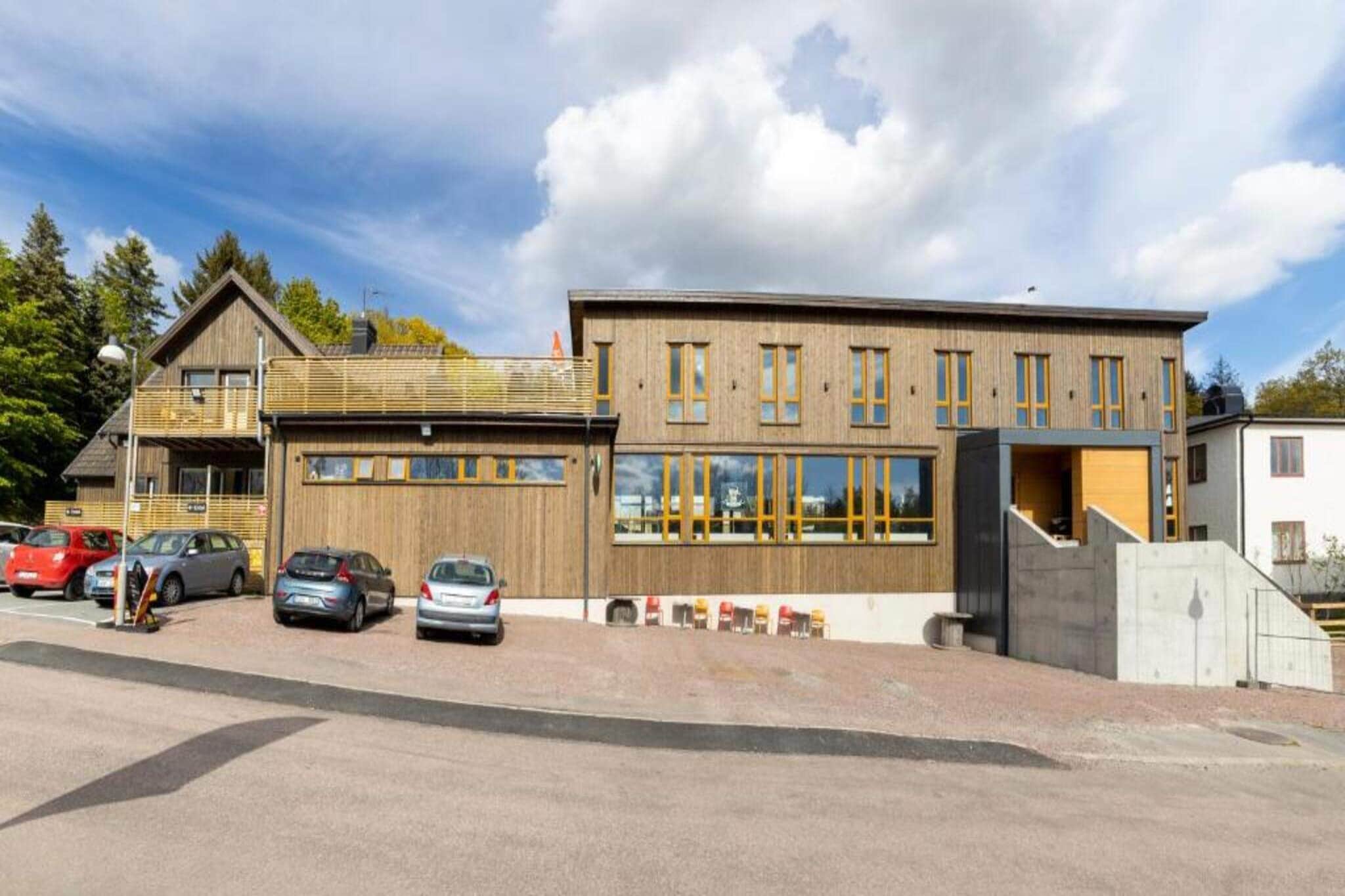 Spa Hotel is a tranquil spa and hotel complex set against a picturesque backdrop, just moments away from the vibrant heart of Gothenburg. Ideal for relaxation, the hotel features a luxurious spa area offering an array of high-quality treatments, soothing saunas, and rejuvenating whirlpools, all designed to help you unwind and recharge. Accommodations include a cozy bedroom furnished for comfort, a modern bathroom with upscale amenities, and a private terrace where you can savor peaceful moments in the fresh air. Each room is tastefully decorated, combining elegance with functionality, ensuring a restful stay. The Treetop Spa is open on weekends, inviting guests to indulge in spa therapies tailored to enhance well-being. Booking and payment for treatments are conveniently handled on-site, making it easy to plan your relaxation experience. With its serene ambiance, personalized service, and beautiful surroundings, Treetop Spa Hotel promises a rejuvenating escape for those looking to enjoy a peaceful retreat close to the city. Whether you're seeking a romantic getaway, a family holiday, or a solo retreat, this hotel is the perfect destination for a memorable experience.