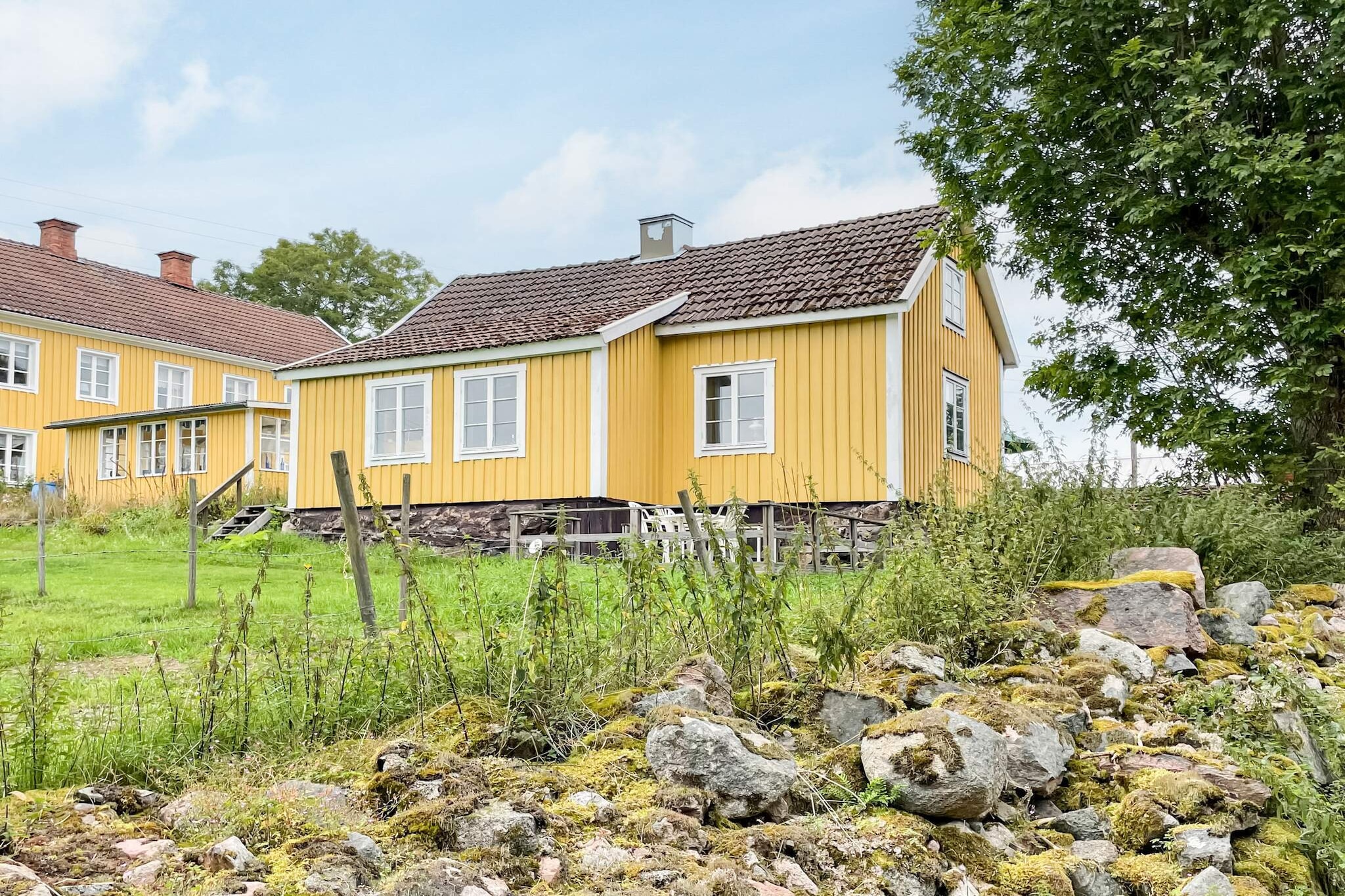 Charmant huisje aan het meer in Torsebo - Buitenlucht
