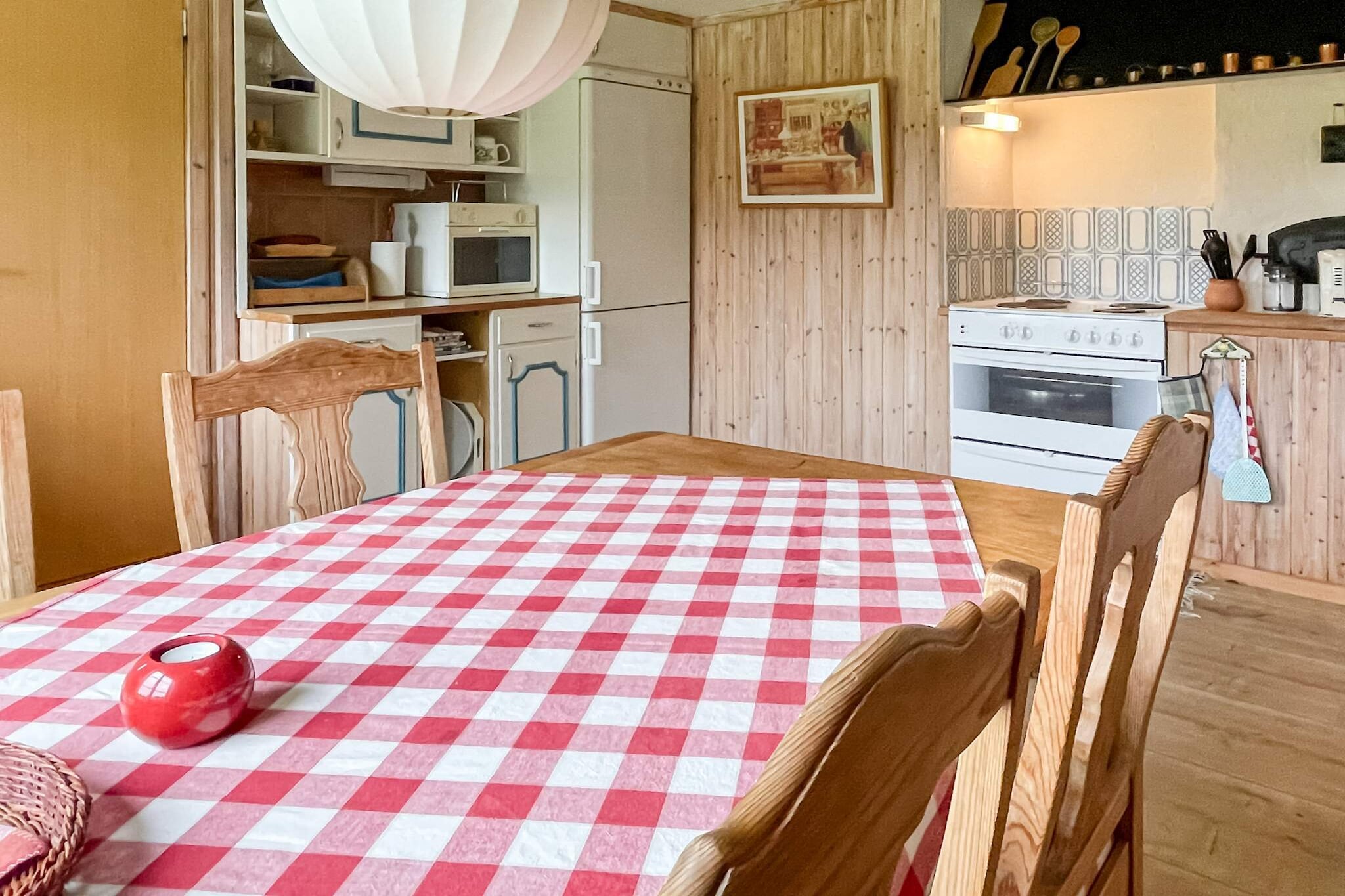 Charmant huisje aan het meer in Torsebo - Binnen