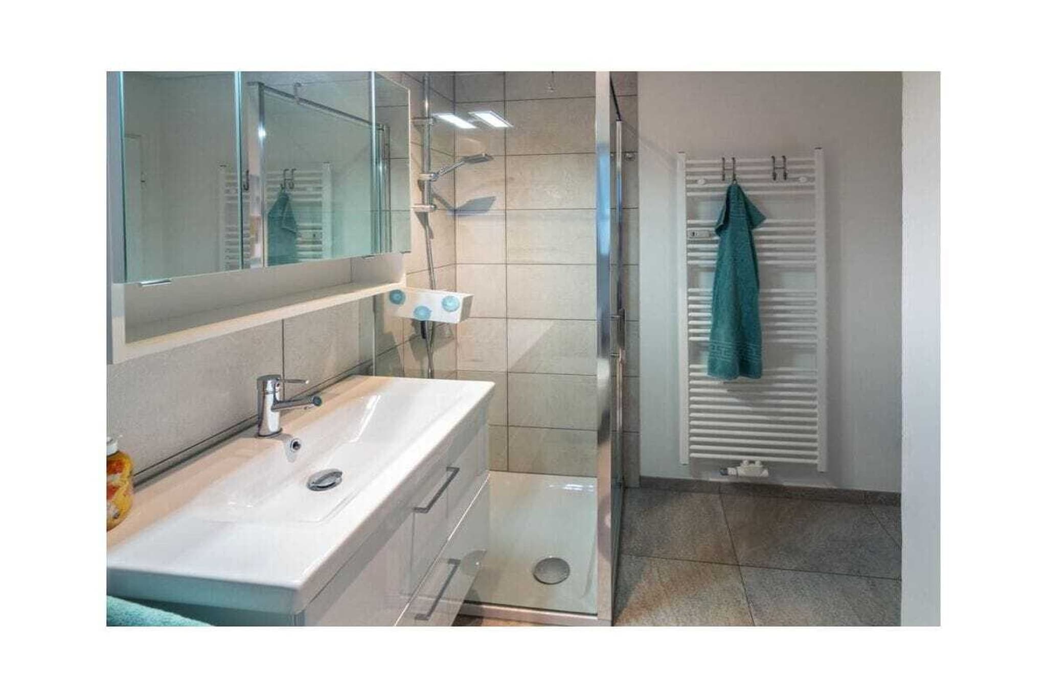382104-Salle de bain