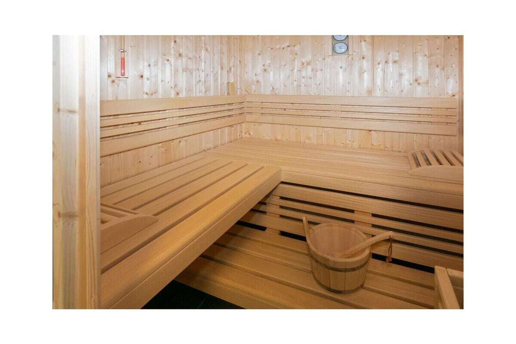496906 - Sauna