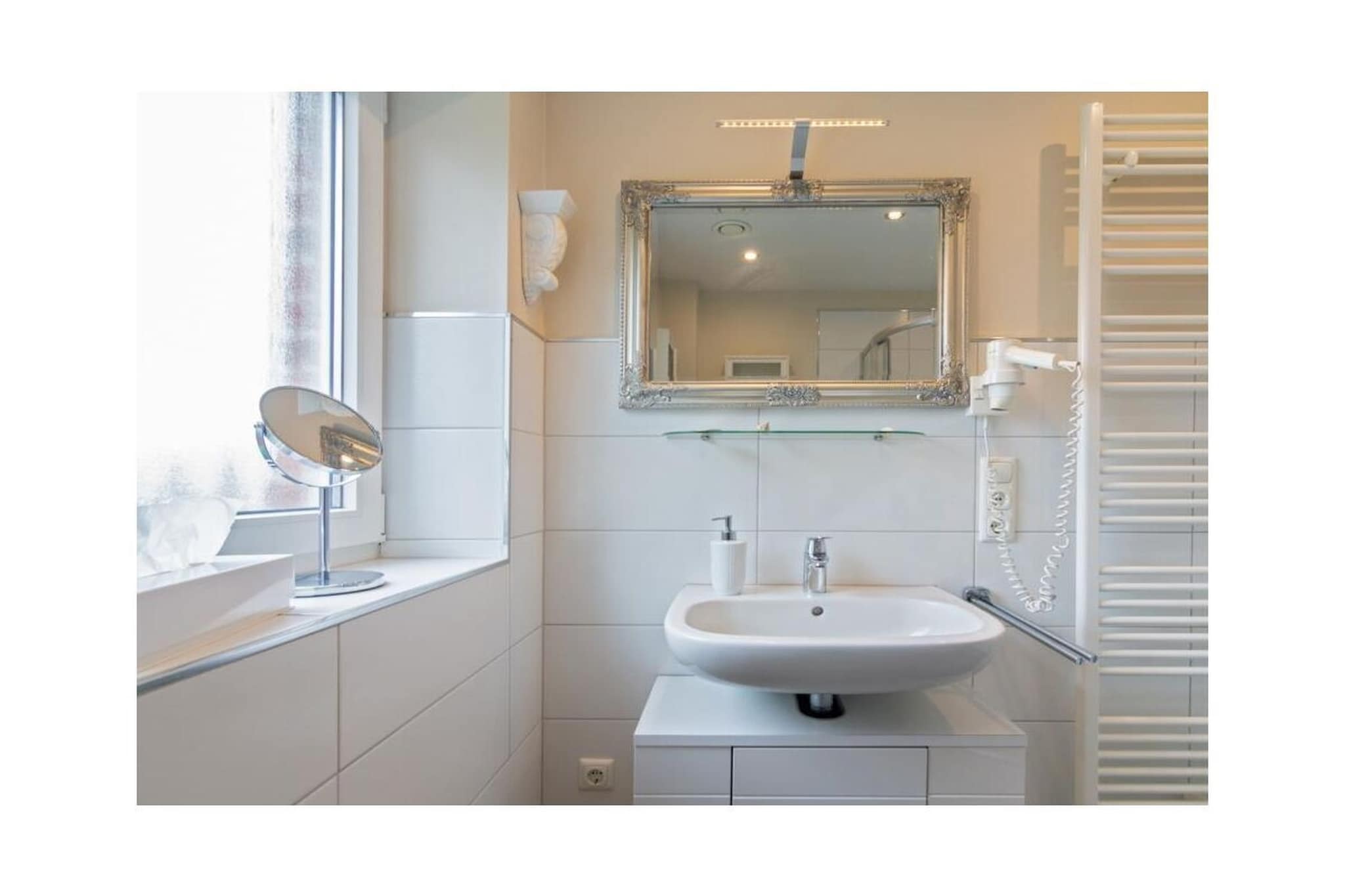 496912 - Bathroom
