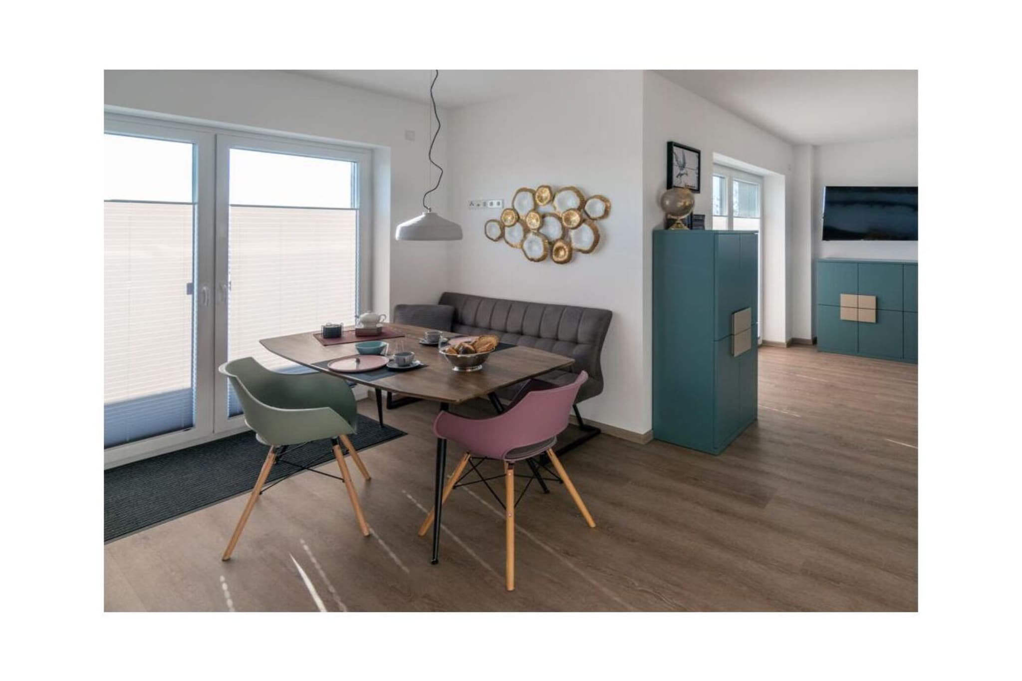 496918-Dining room