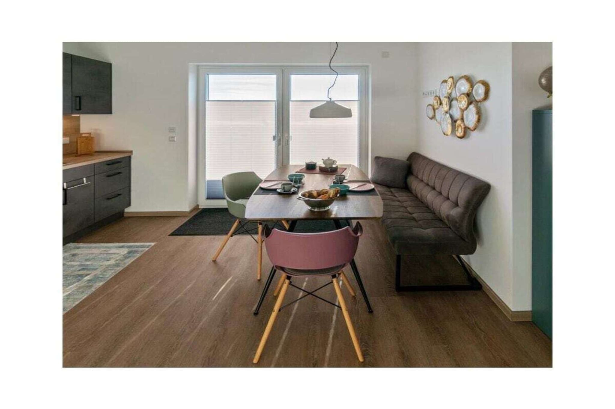 496918-Dining room