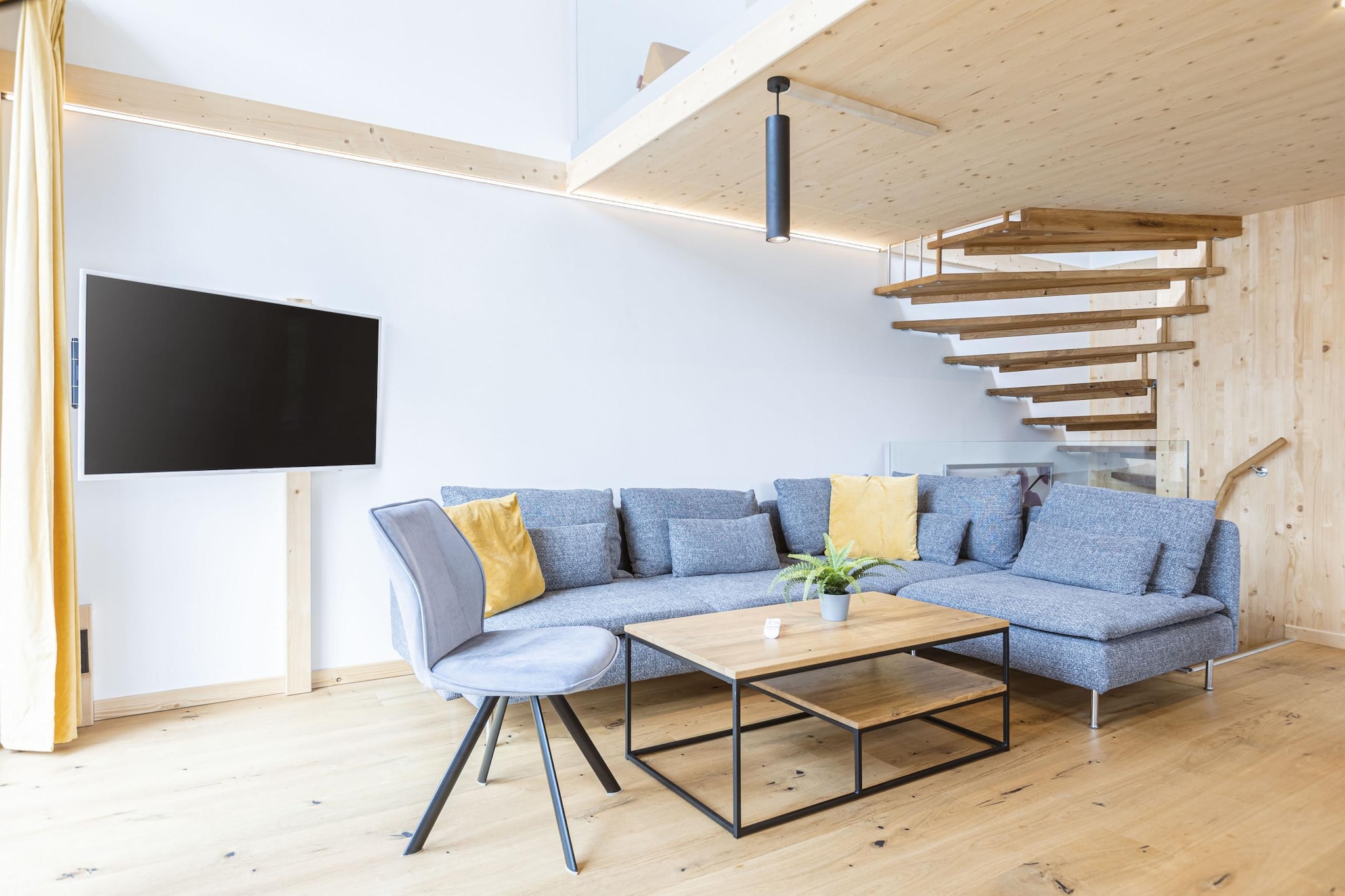 Living room(TV, seating area), open kitchen(dining table, hob(4 ring stoves, ceramic), electric kettle, toaster, coffee machine(cups, filter), oven, microwave, dishwasher, fridge(+ freezer)), bedroom(double bed), bedroom(double bed), bedroom(double bed), bedroom(double bed), bathroom(bath tub, shower, toilet), bathroom(shower, toilet), toilet, sauna(private), Internet access, hot tub, balcony or terrace, garden furniture, BBQ, parking, parking, hairdryer