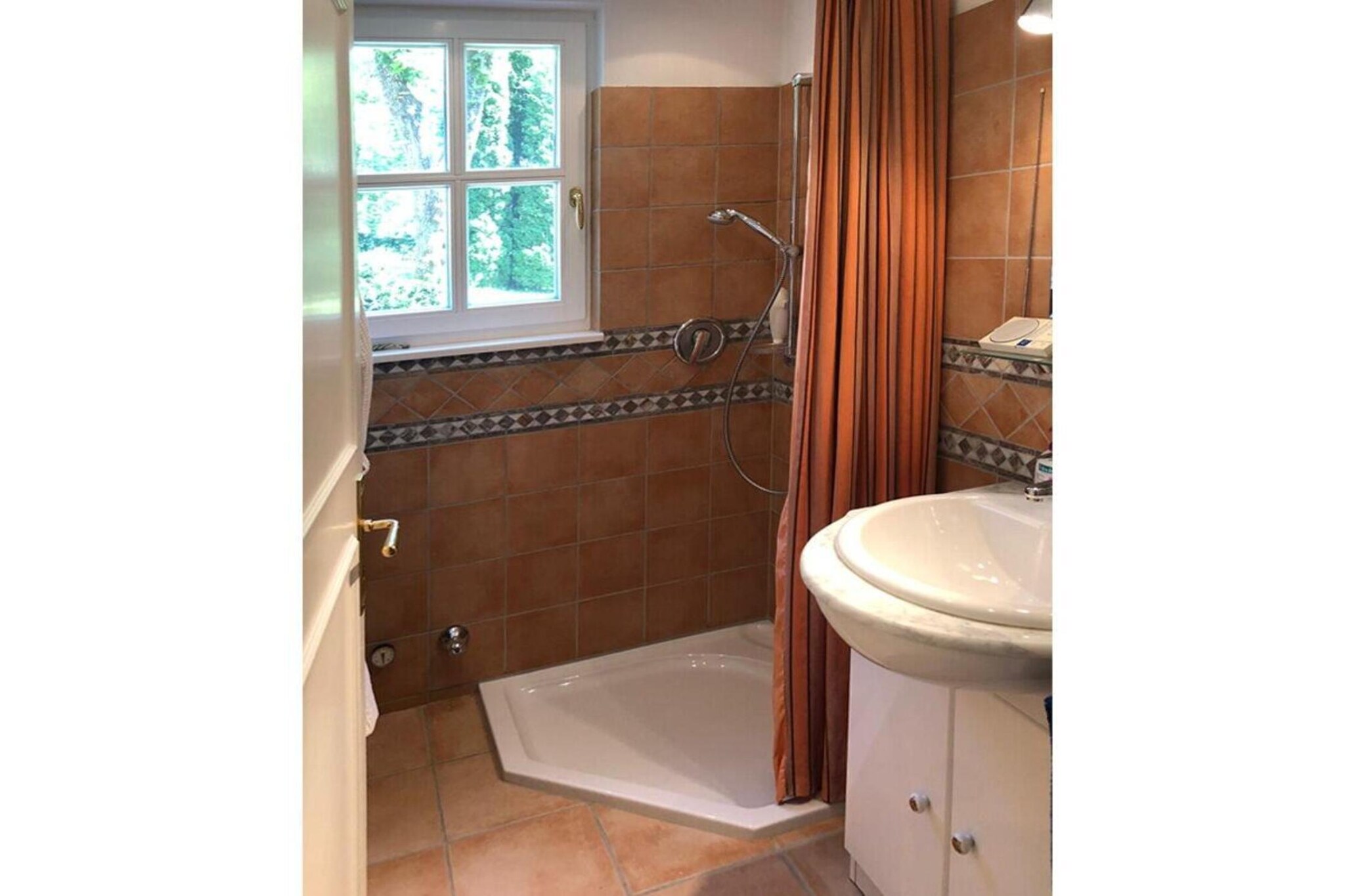 302433-Badkamer
