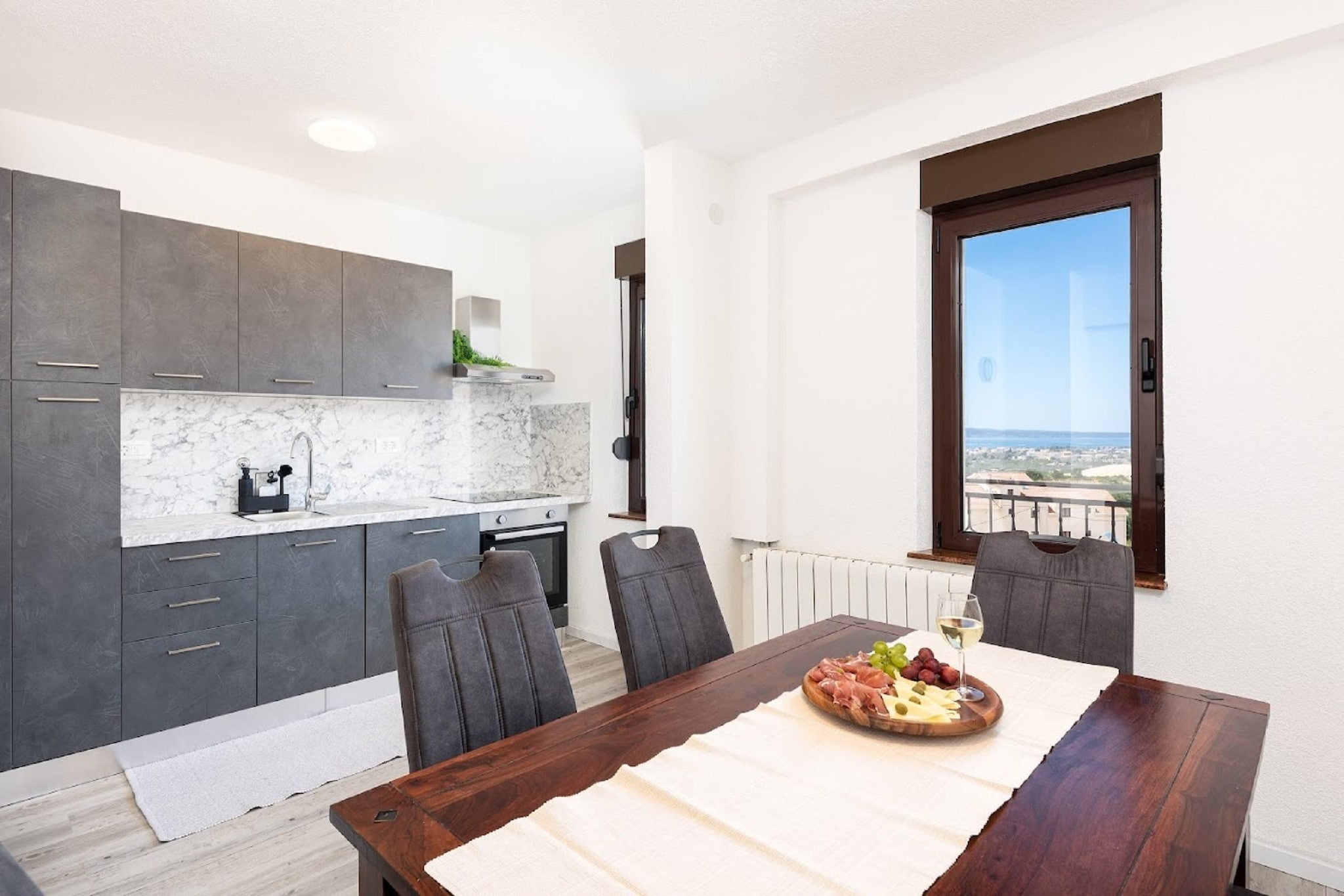 Apartment Bella Dalia - Two  Bedroom Apartment with Balcony and Sea View-Esszimmer