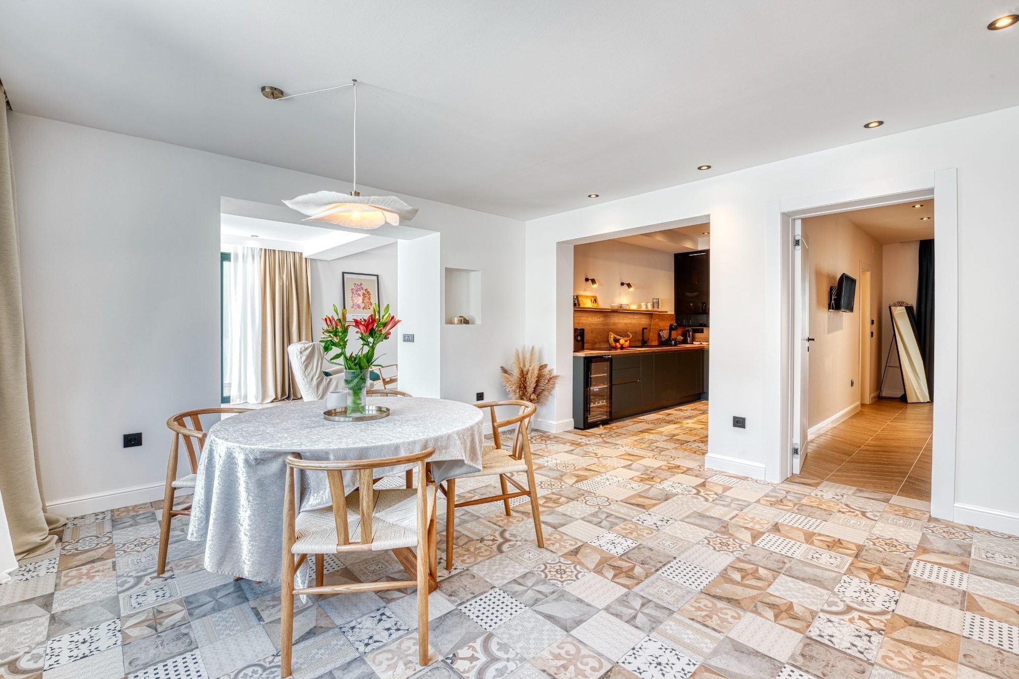 Luxury SPA B.one Apartment - Two Bedroom Apartment with Private Pool and Hot Tub-Salle à manger