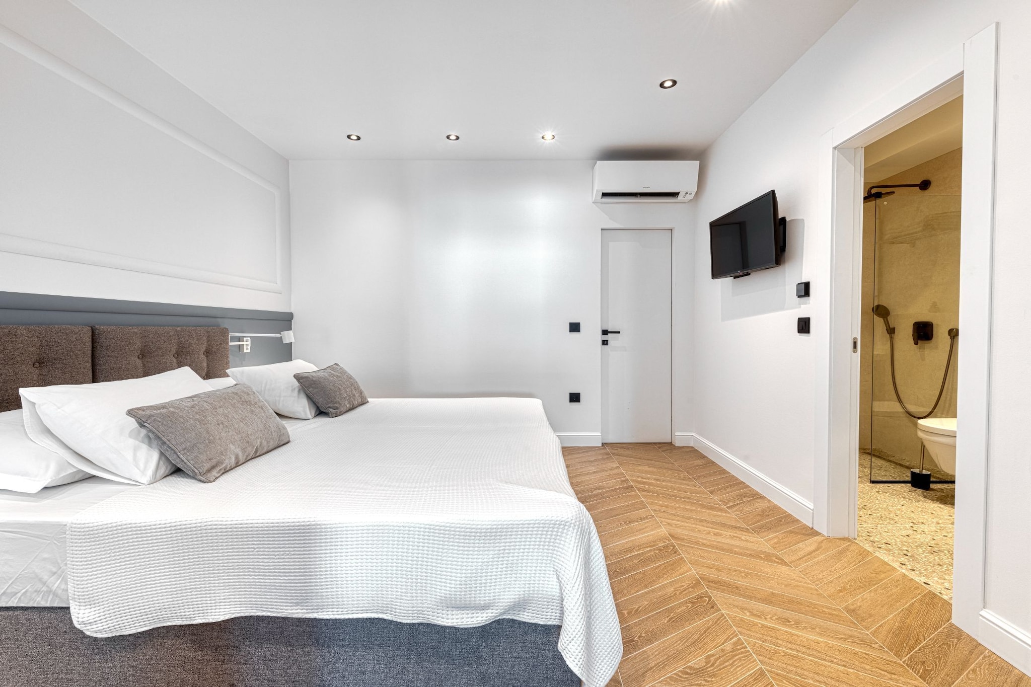 Luxury SPA B.one Apartment - Two Bedroom Apartment with Private Pool and Hot Tub-Chambre
