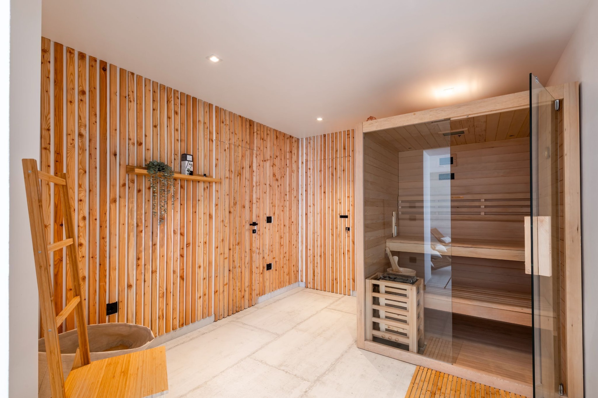 Luxury SPA B.one Apartment - Two Bedroom Apartment with Private Pool and Hot Tub-Piscine