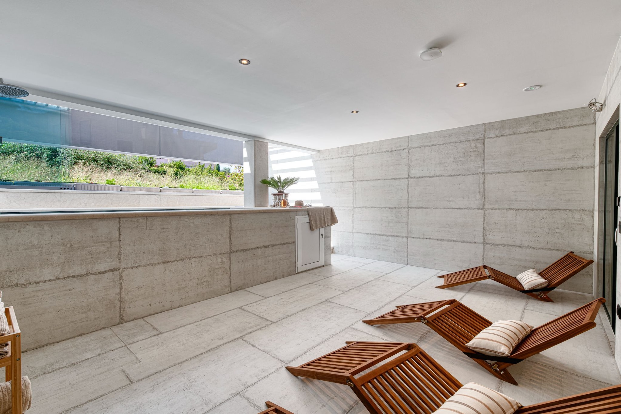 Luxury SPA B.one Apartment - Two Bedroom Apartment with Private Pool and Hot Tub-Piscine