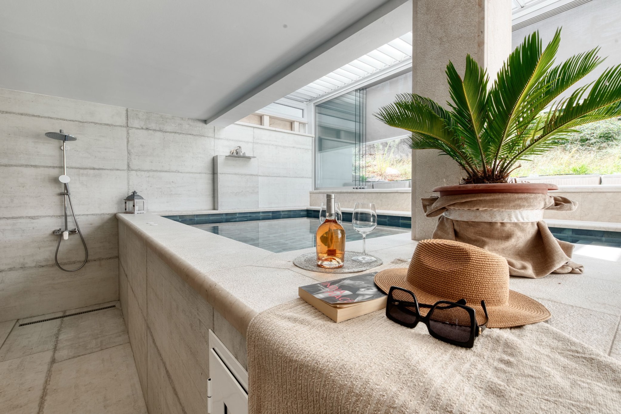 Luxury SPA B.one Apartment - Two Bedroom Apartment with Private Pool and Hot Tub-Piscine
