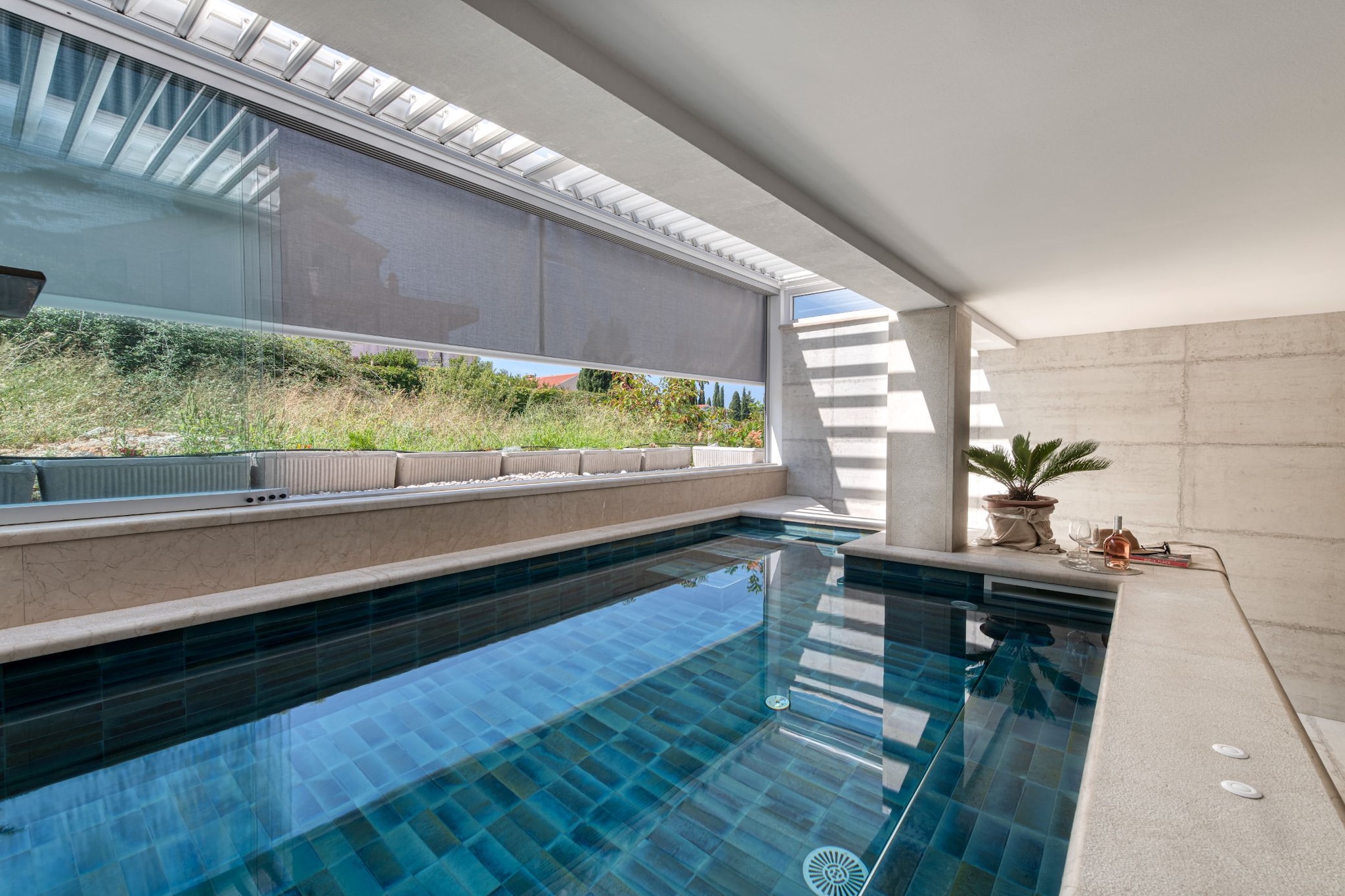 Luxury SPA B.one Apartment - Two Bedroom Apartment with Private Pool and Hot Tub-Piscine