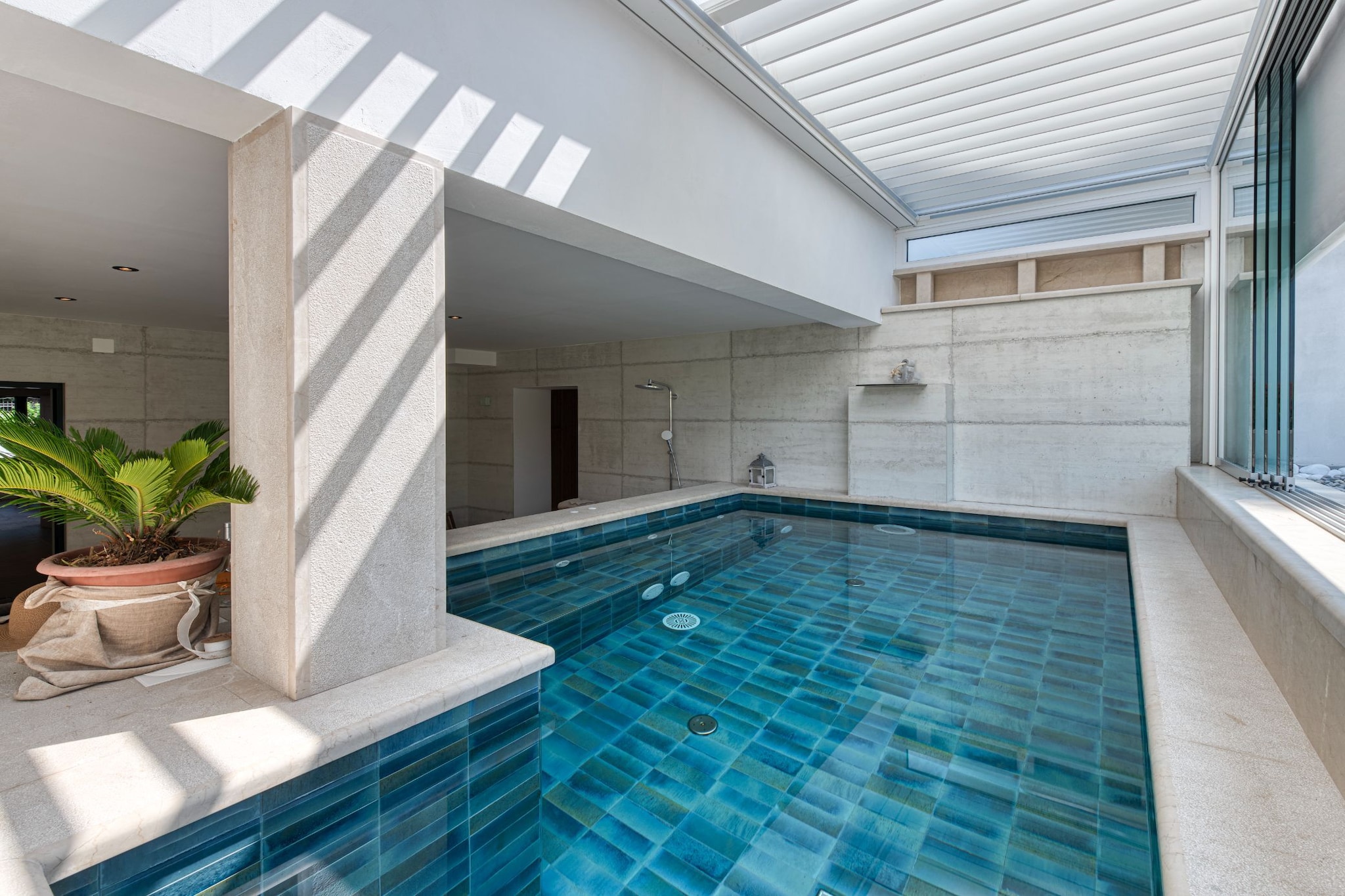 Luxury SPA B.one Apartment - Two Bedroom Apartment with Private Pool and Hot Tub-Piscine