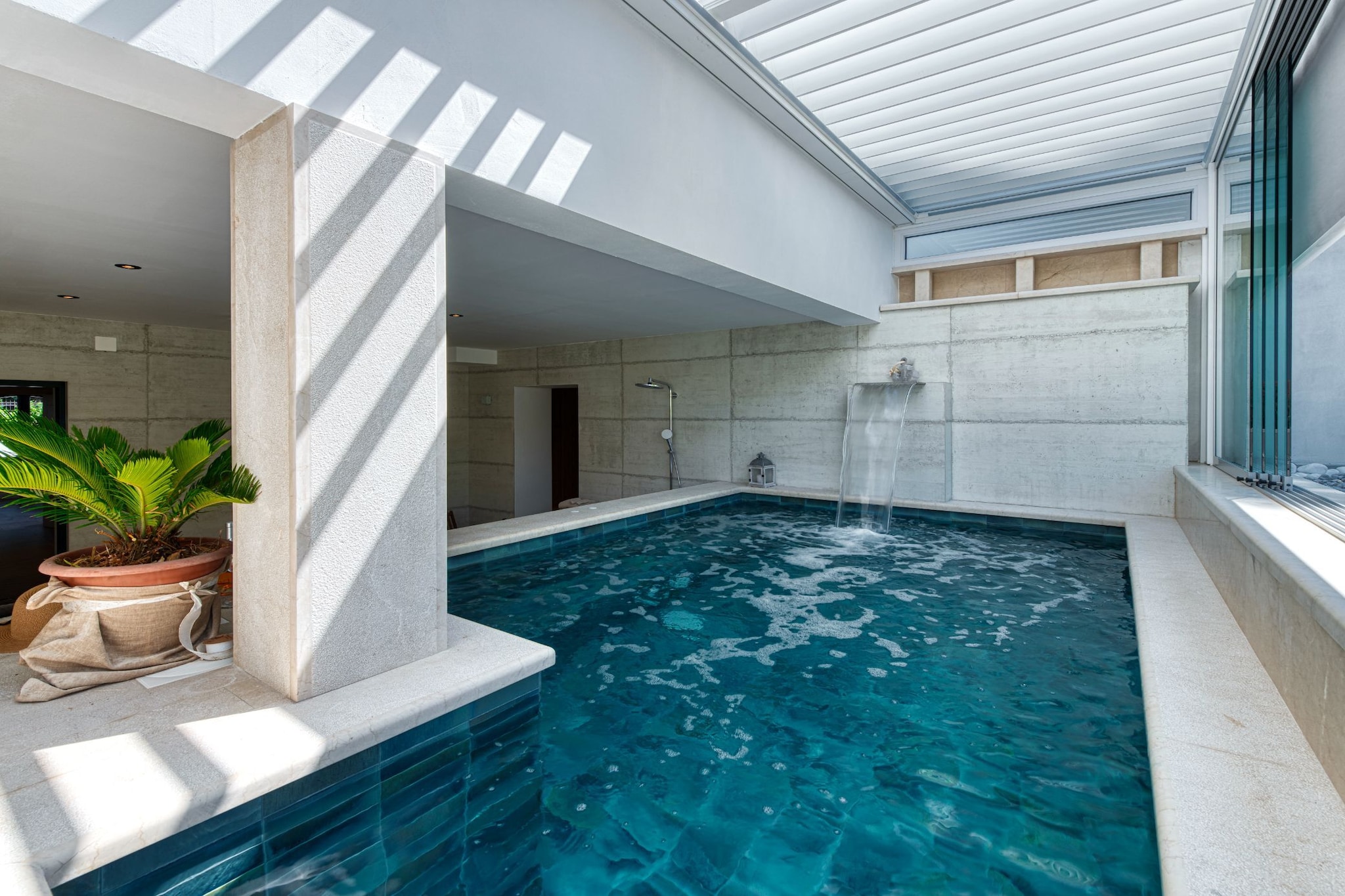Luxury SPA B.one Apartment - Two Bedroom Apartment with Private Pool and Hot Tub-Piscine