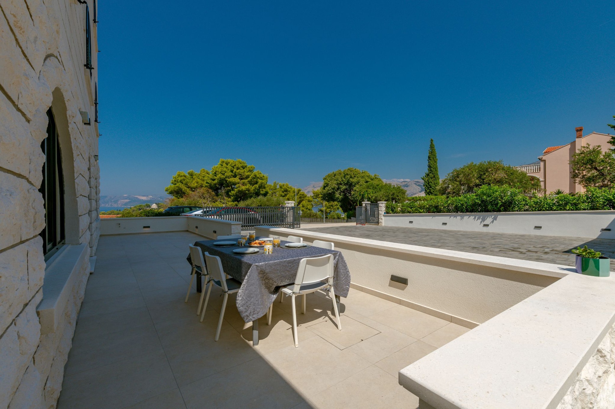 Luxury SPA B.one Apartment - Two Bedroom Apartment with Private Pool and Hot Tub-Piscine
