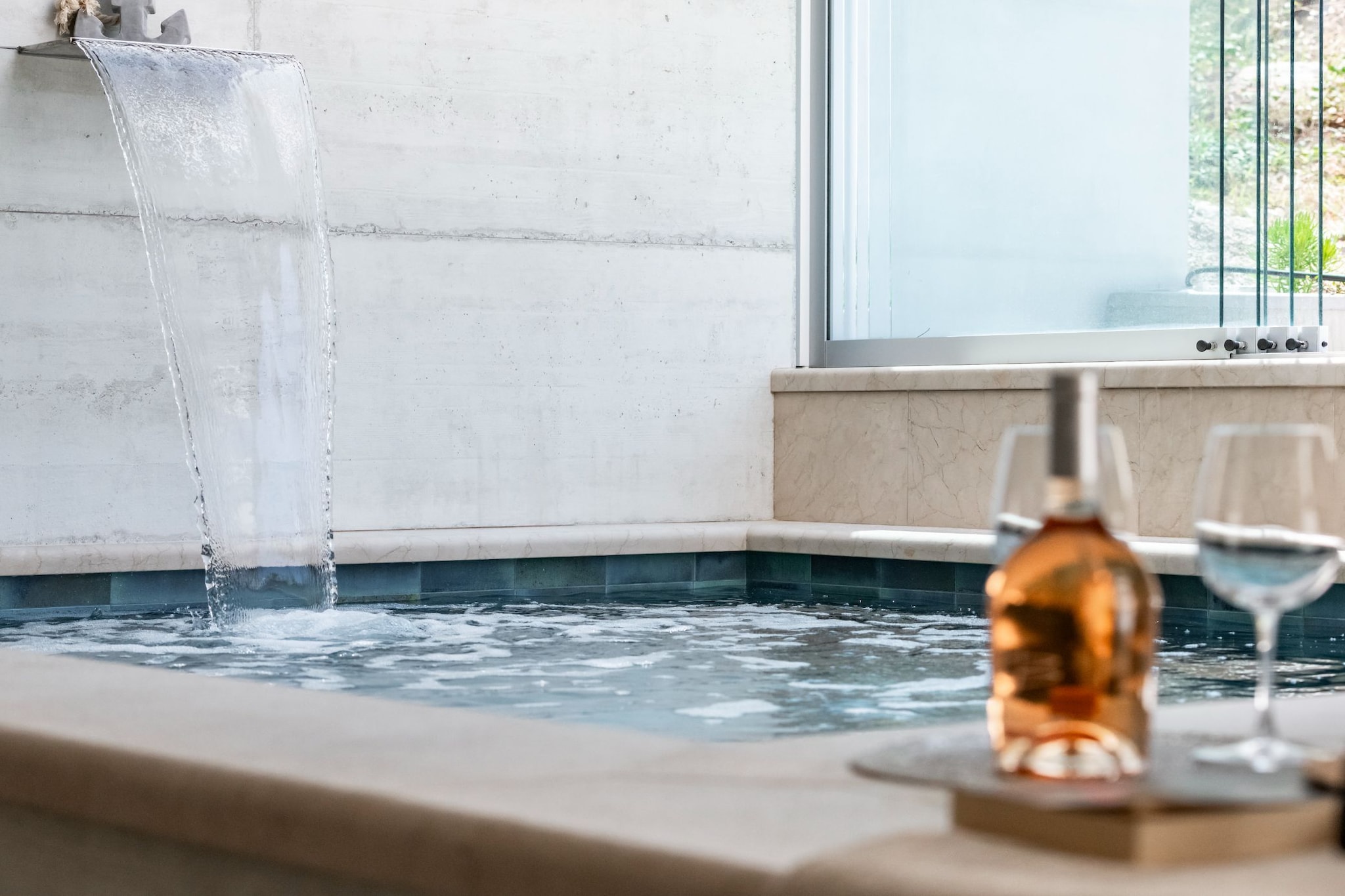 Luxury SPA B.one Apartment - Two Bedroom Apartment with Private Pool and Hot Tub-Piscine