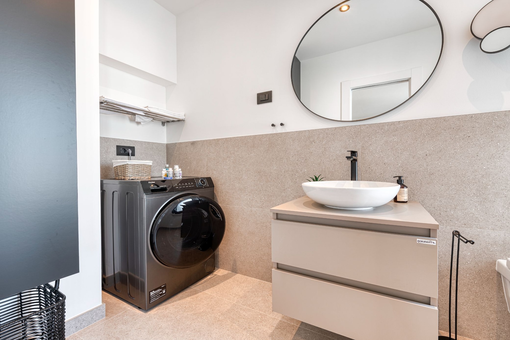 Luxury SPA B.one Apartment - Two Bedroom Apartment with Private Pool and Hot Tub-Salle de bain