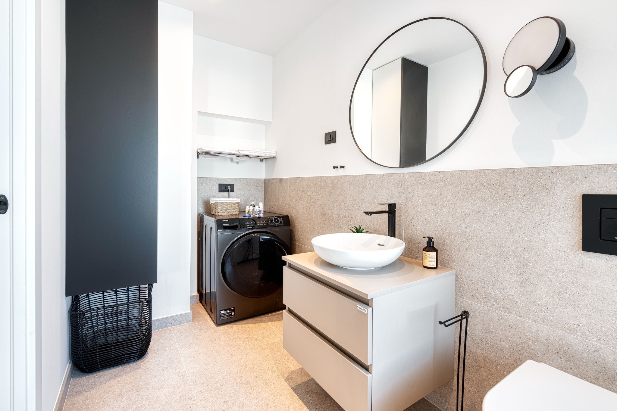 Luxury SPA B.one Apartment - Two Bedroom Apartment with Private Pool and Hot Tub-Salle de bain