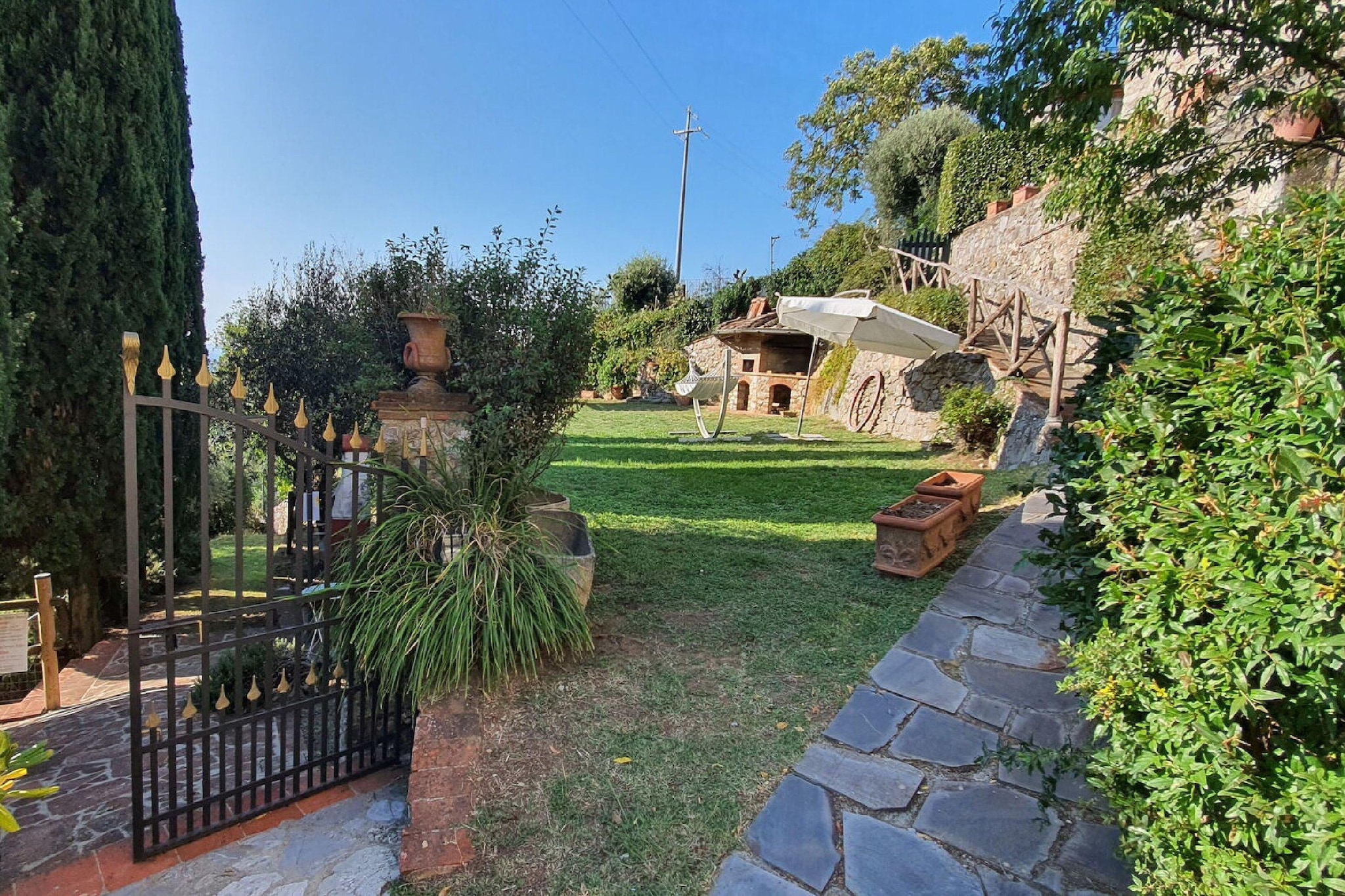 Stone House in Chiatri with Lake Views