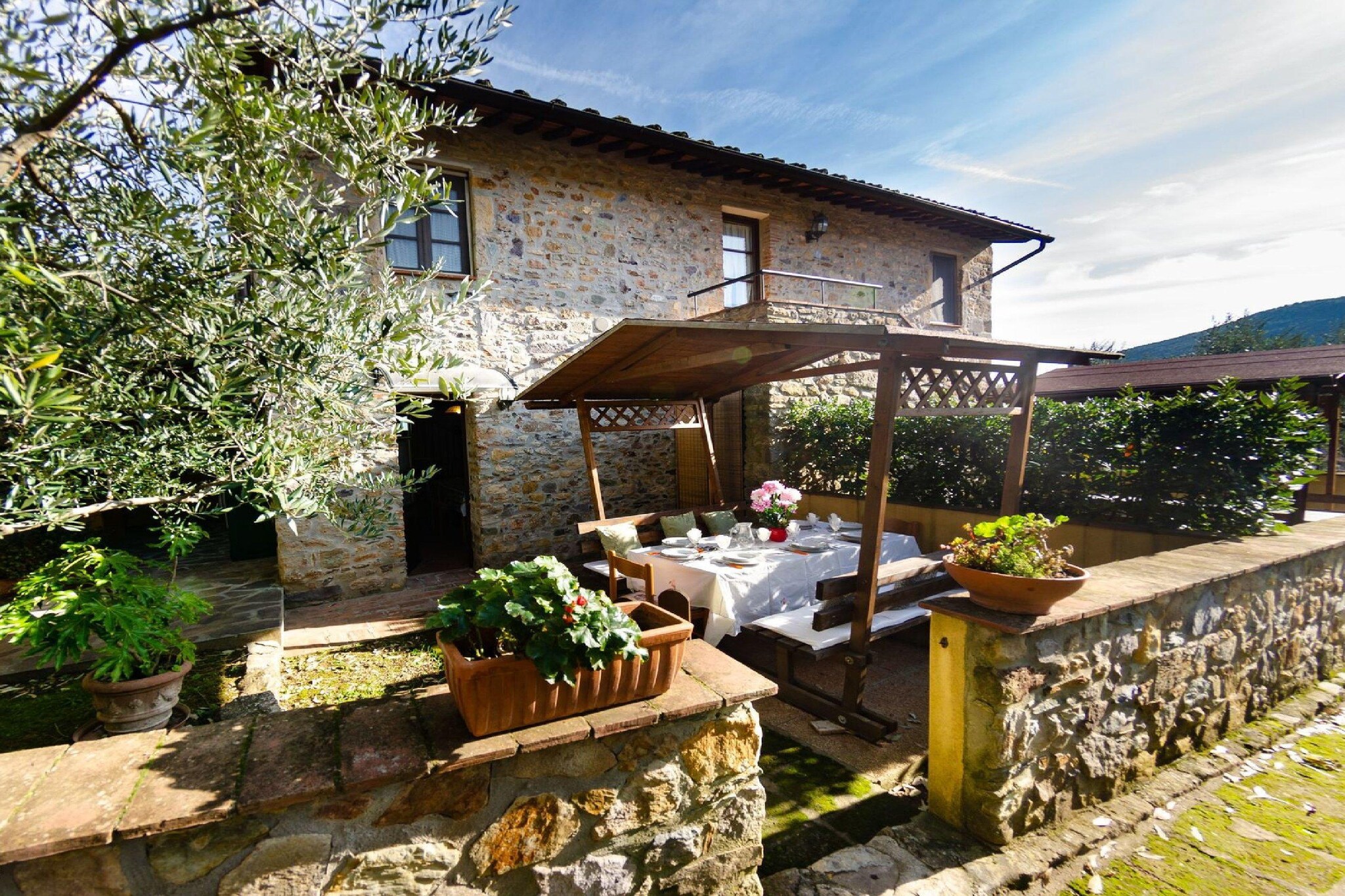 Spacious Cottage in Buti