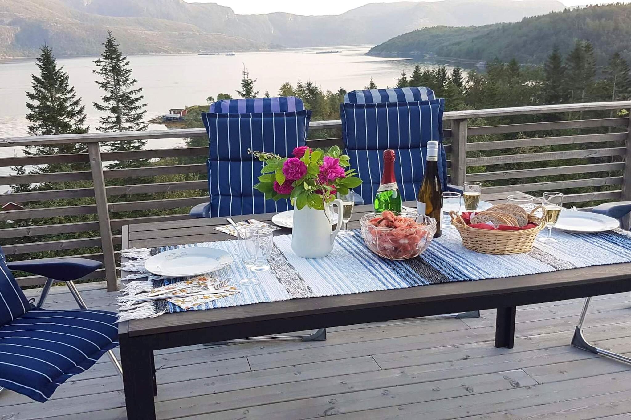 4 etoiles maison de vacances a Naustbukta - Vue sur l'eau