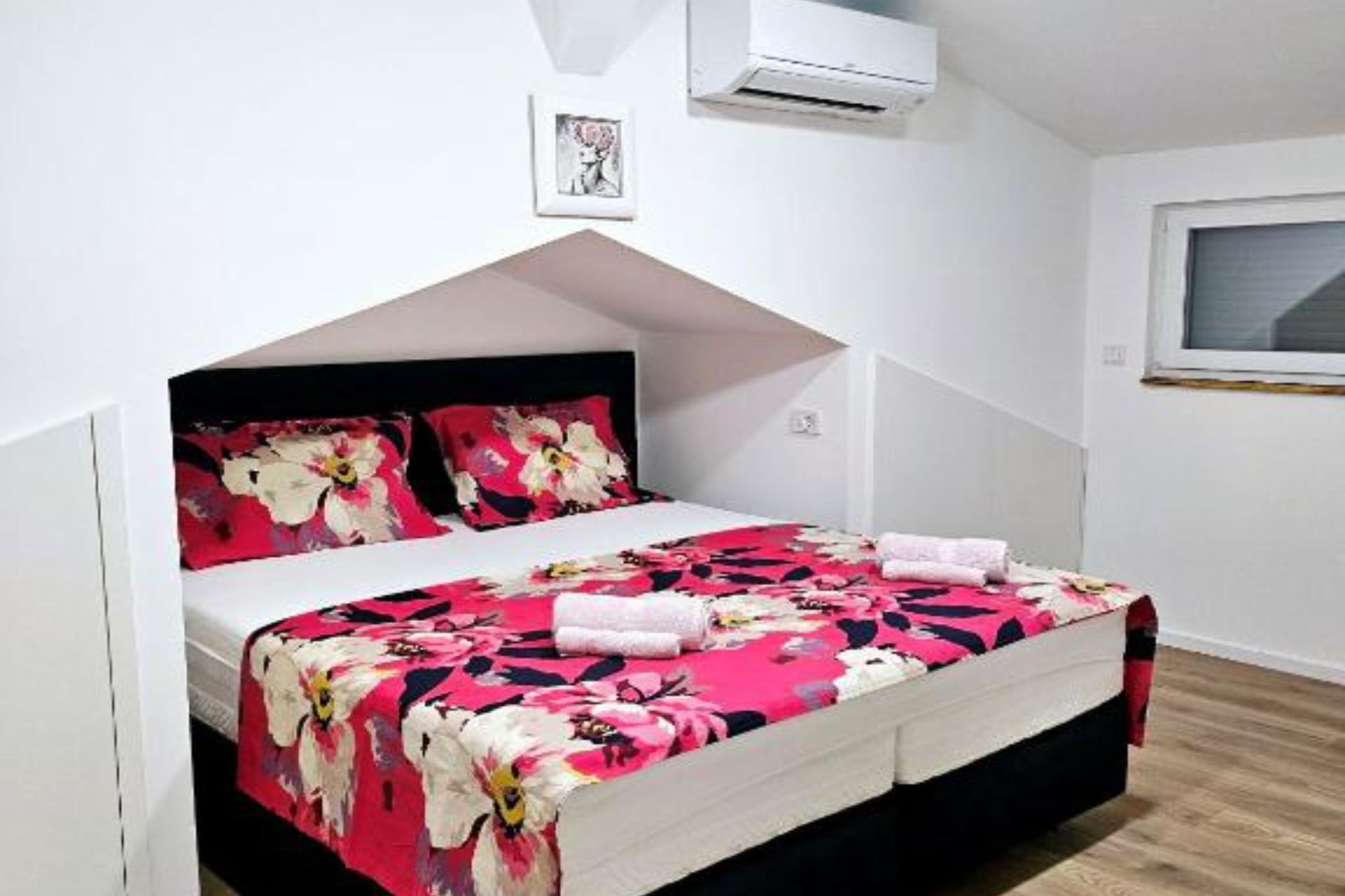 Villa Nika - Three Bedroom Villa with Private Pool-Schlafzimmer