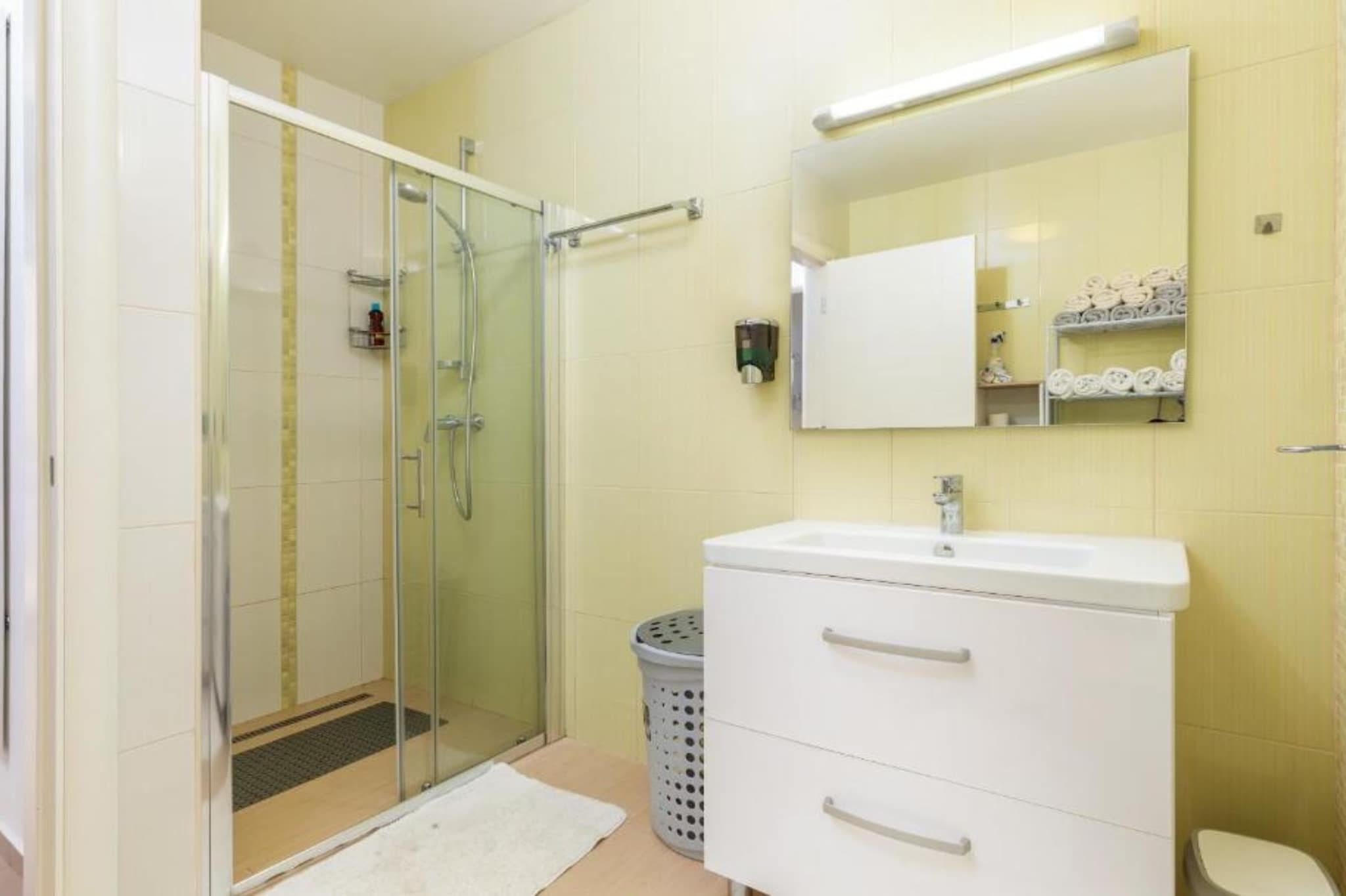 Villa  Casa Gigi With Swimming pool - Four bedroom villa-Badkamer